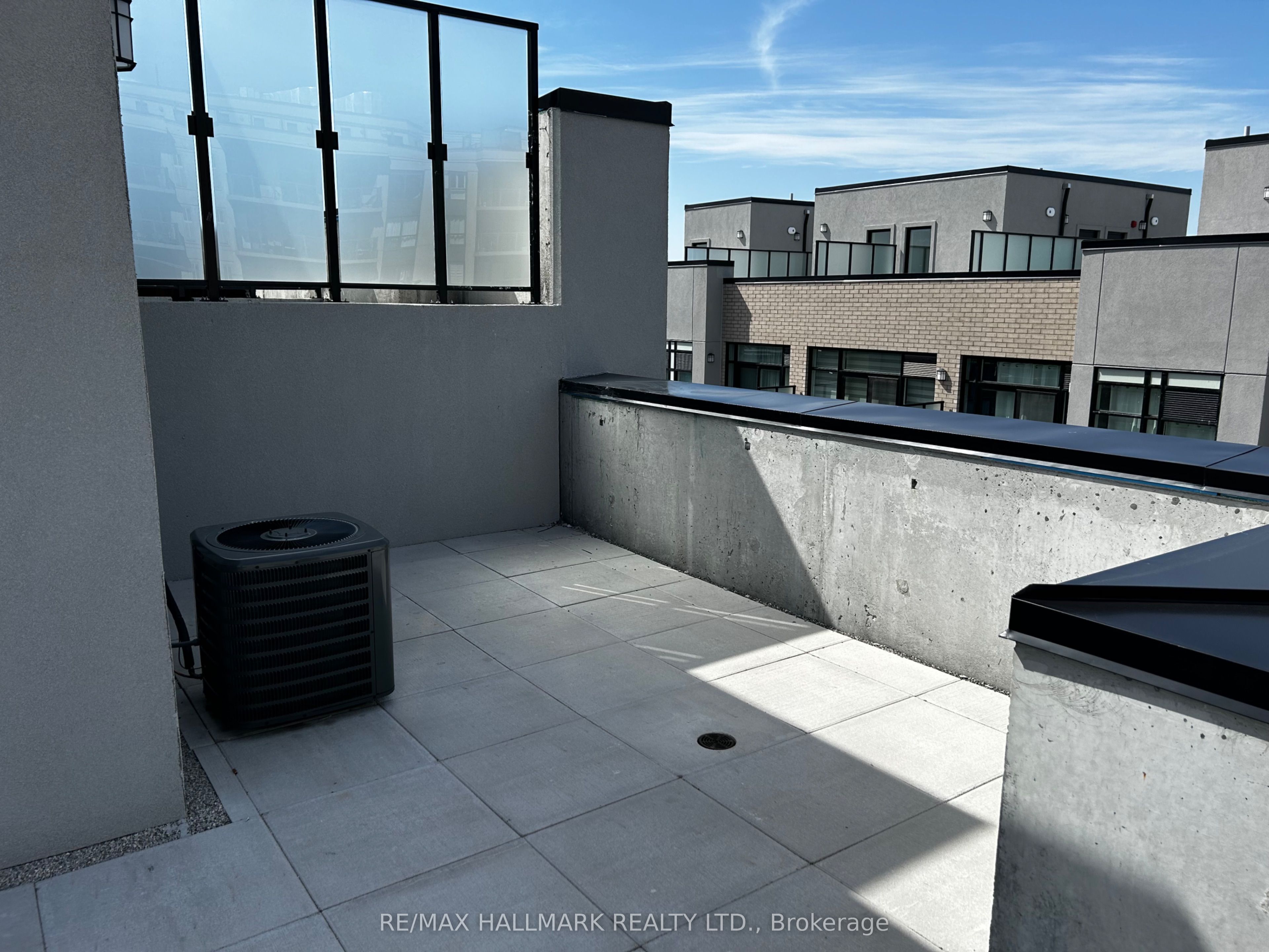 Unit 4th floor - 35-851 Sheppard Avenue W, North York 2