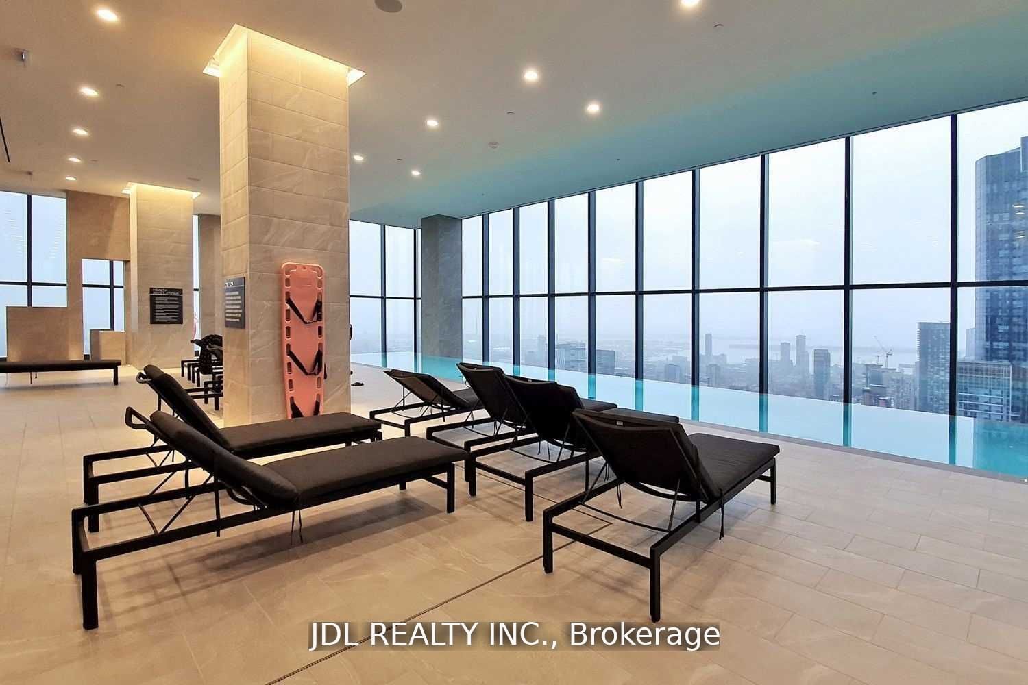 Unit 1007 - 7 Grenville Street, Toronto 4