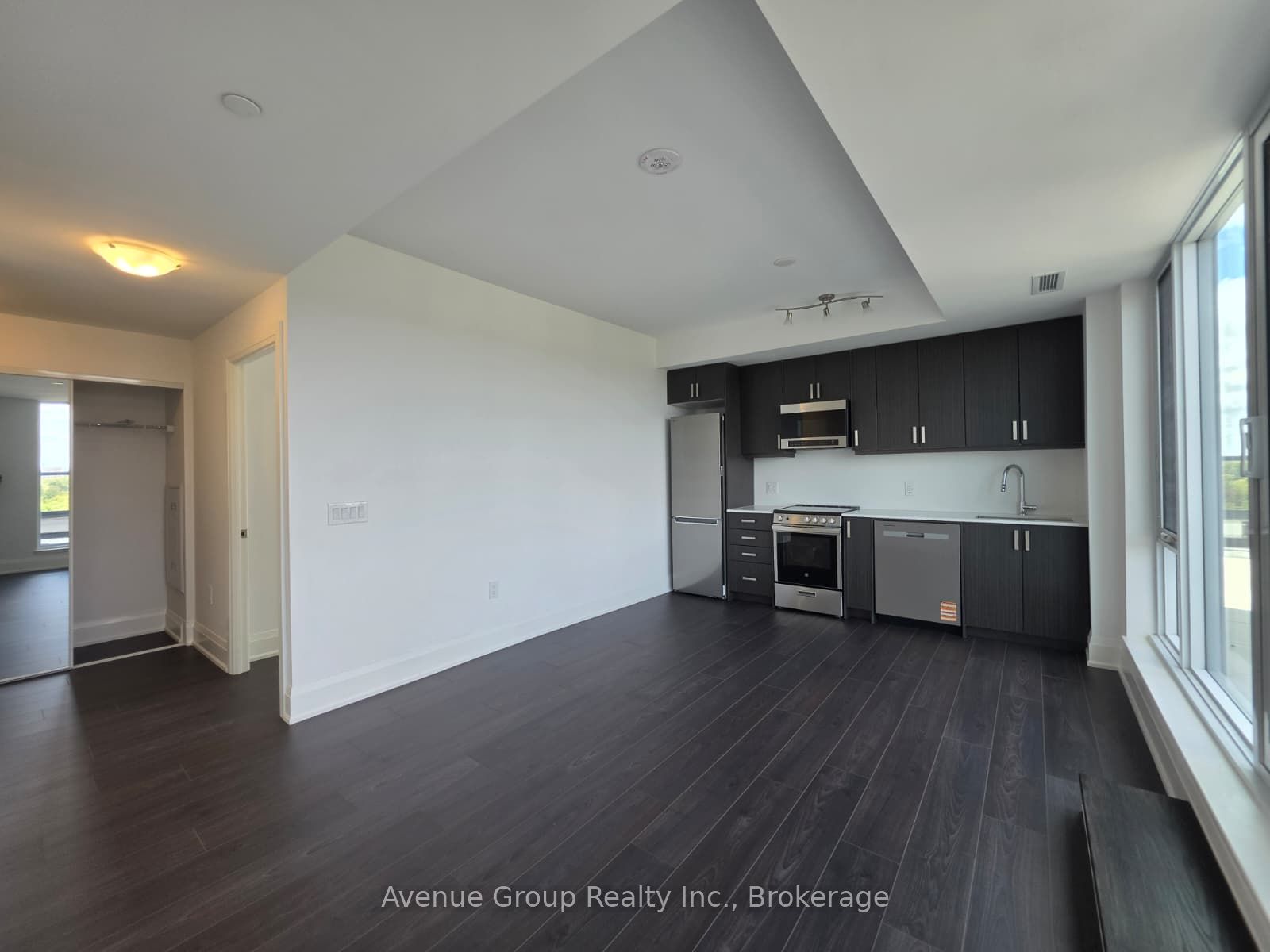 Unit 805 - 700 Sheppard Avenue W, North York 3
