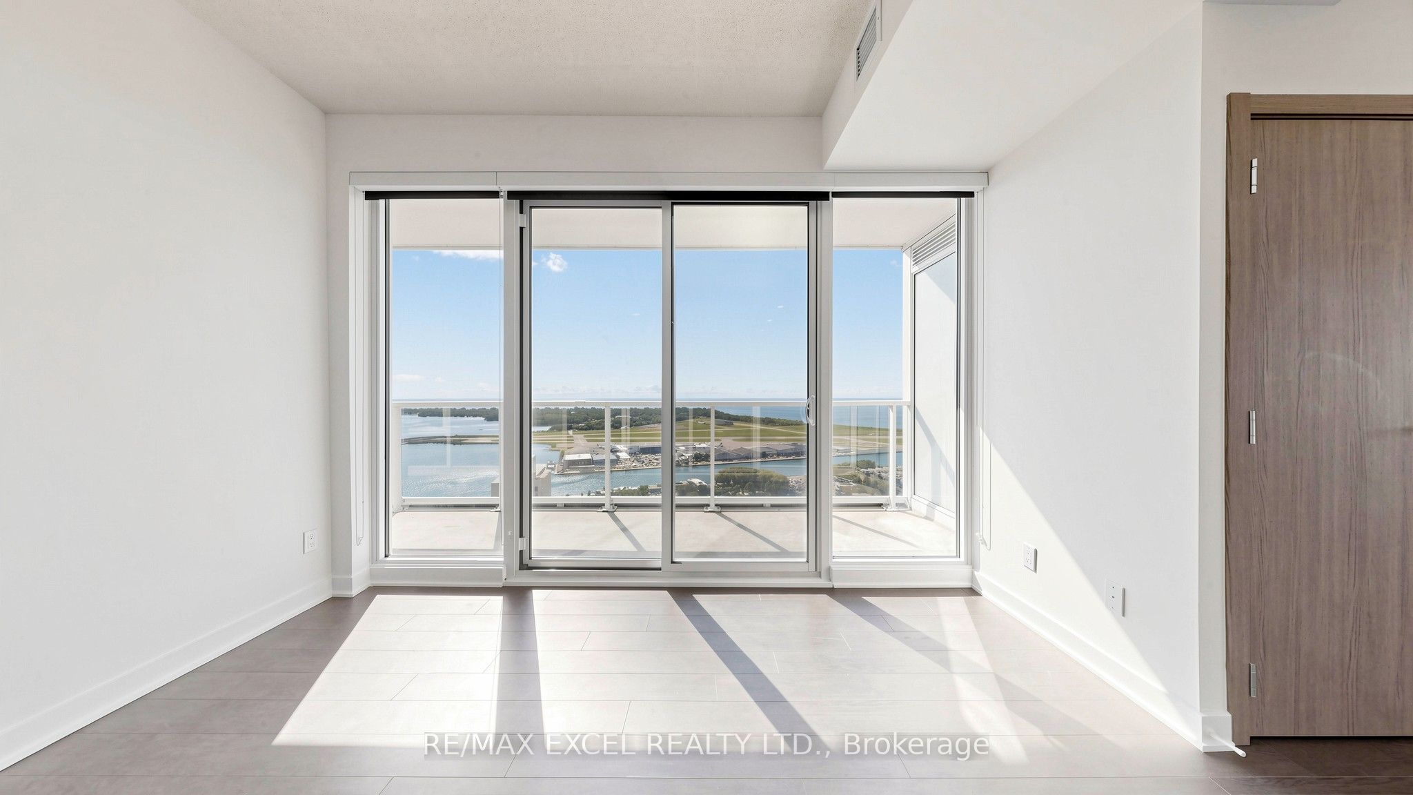 Unit 4002 - 17 Bathurst Street, Toronto 4