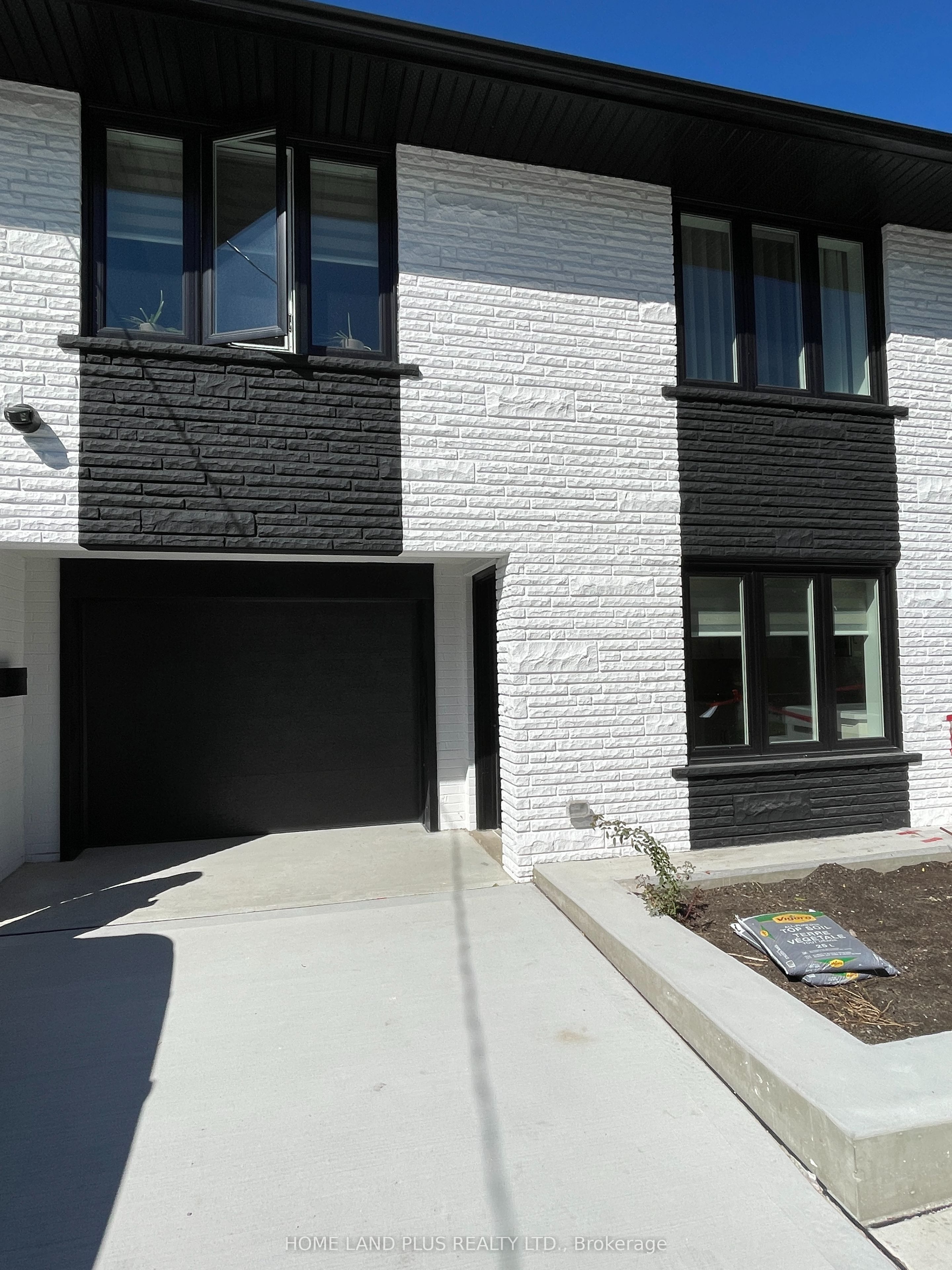 Unit Bsm unit - 42 Lissom Crescent, North York 2