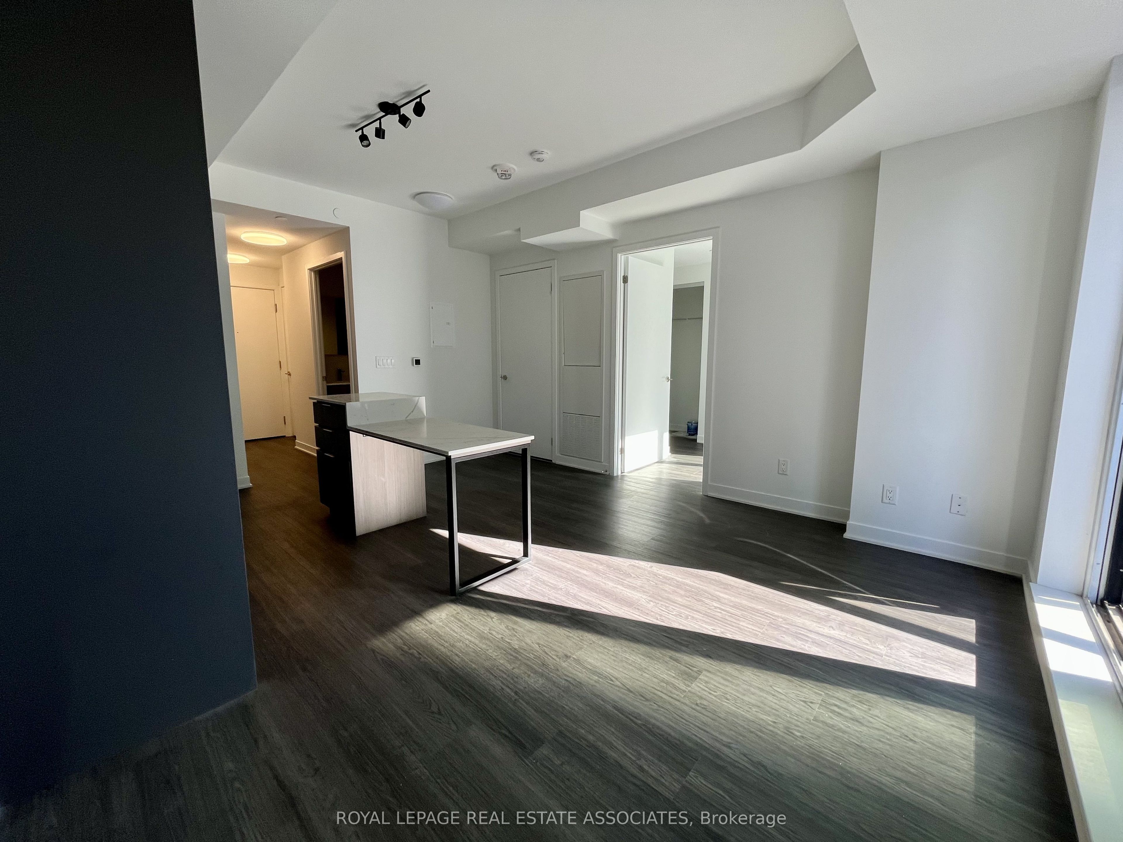 Unit 409 - 185 Alberta Avenue, Toronto 4