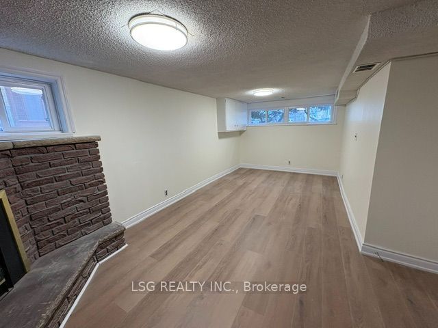 Unit Lower - 268 Pleasant Avenue, North York 4