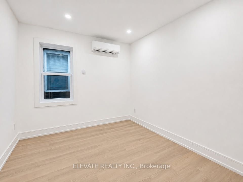 Unit 3 - 76 Burnaby Boulevard, Toronto 5