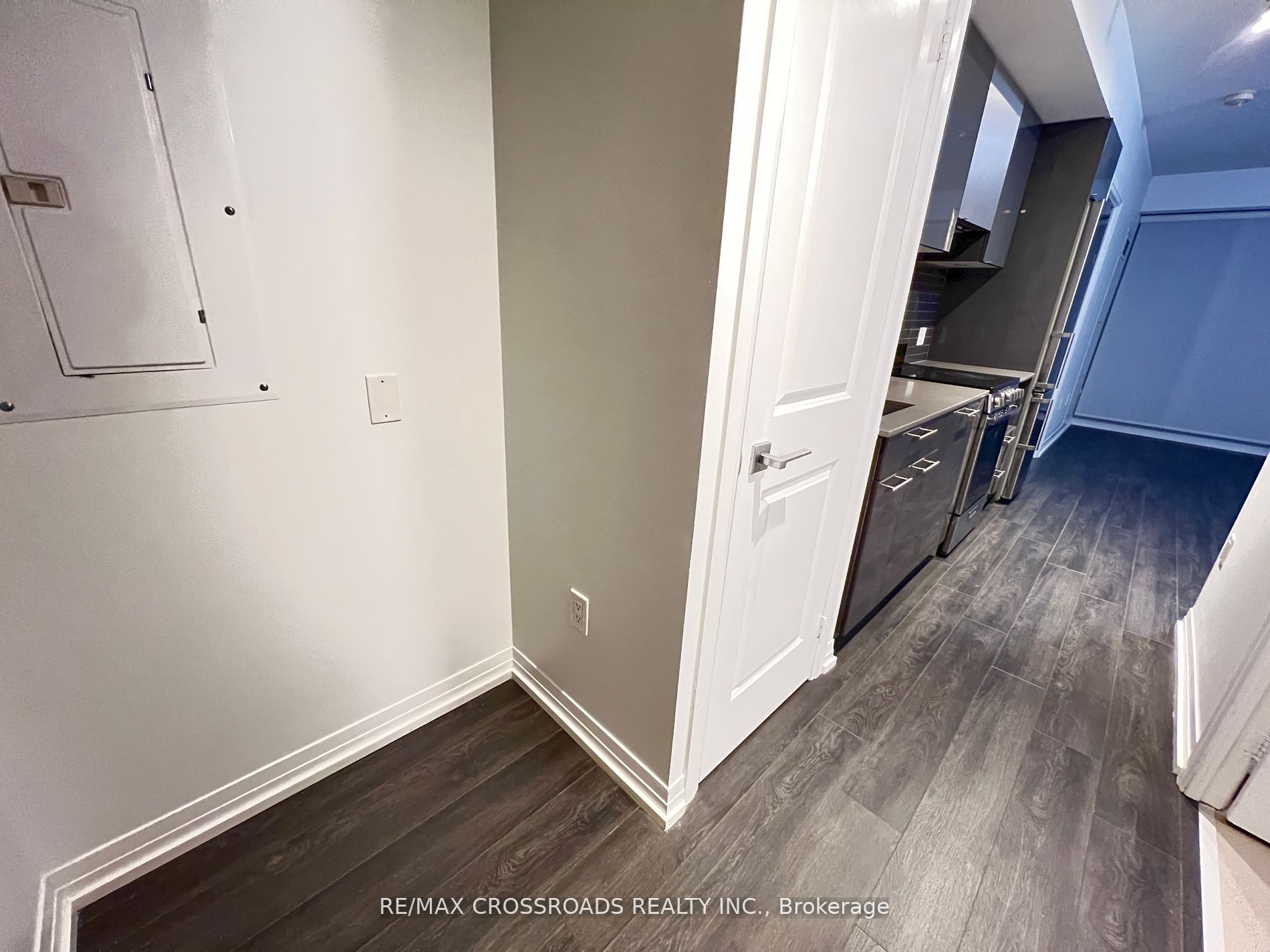 Unit 808 - 200 Dundas Street E, Toronto 3