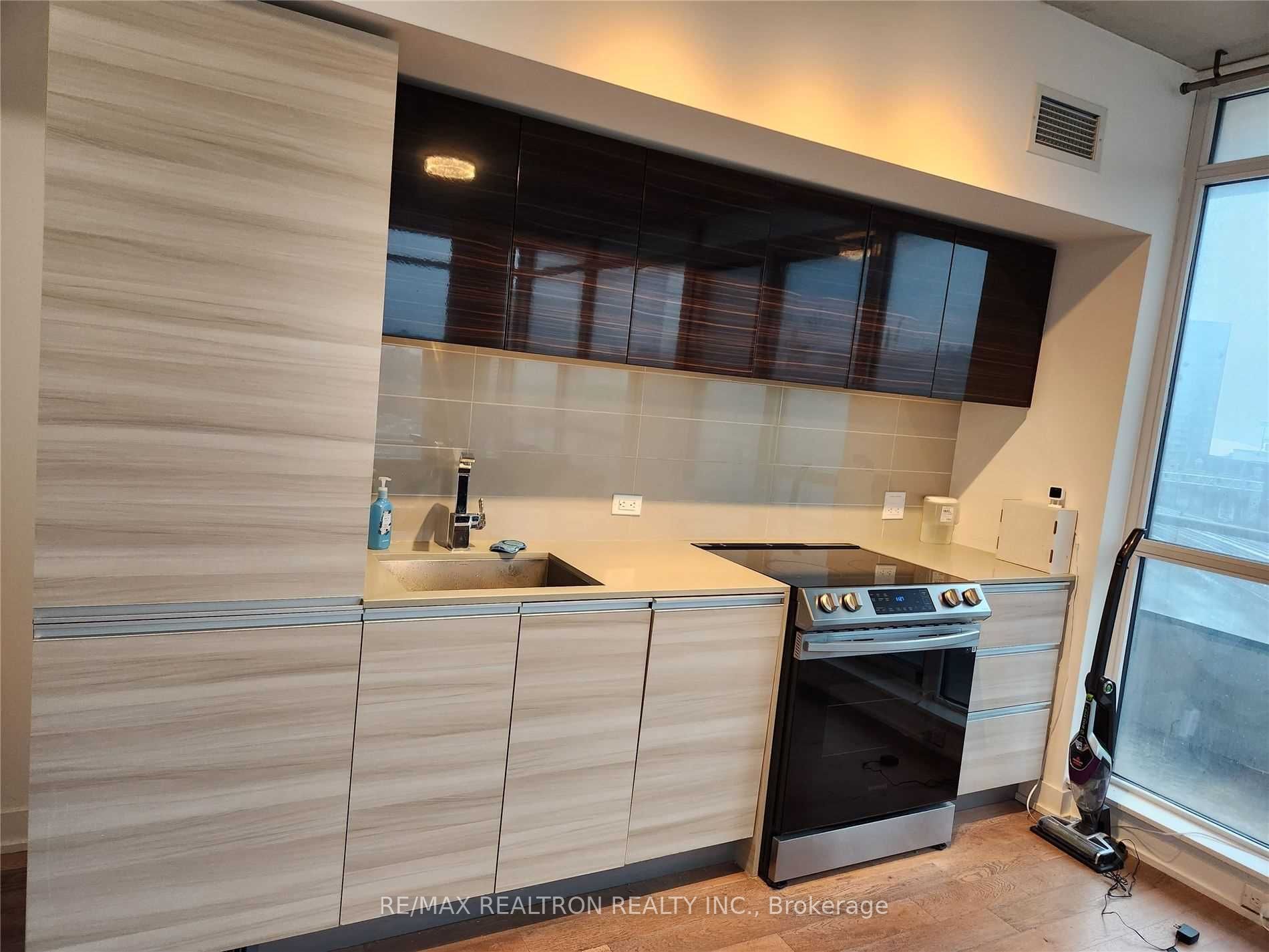 Unit 607 - 20 Minowan Miikan Lane, Toronto 5