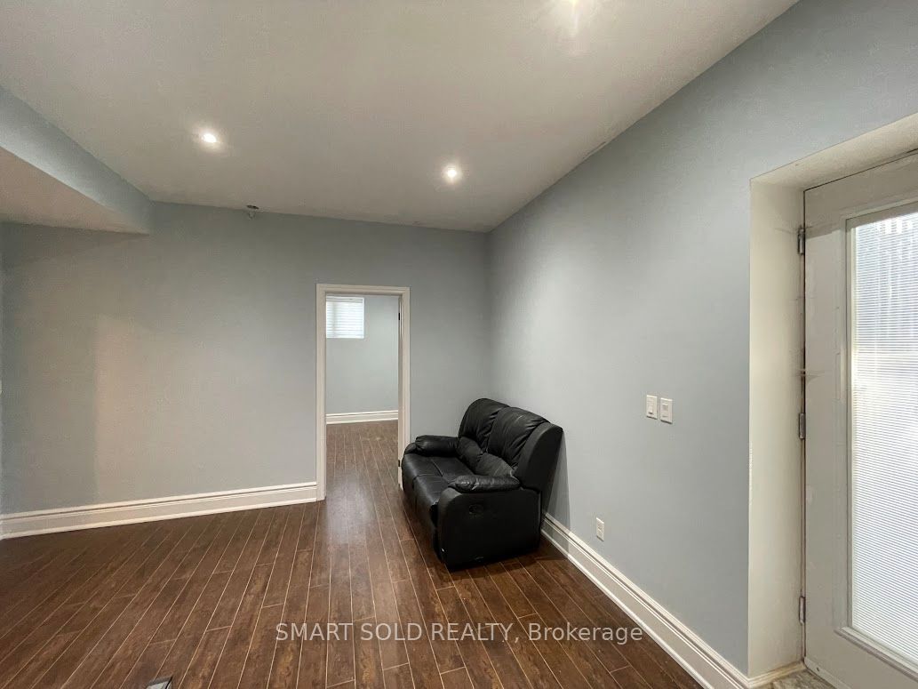 Unit BSMT - 11 lurgan Drive, North York 4
