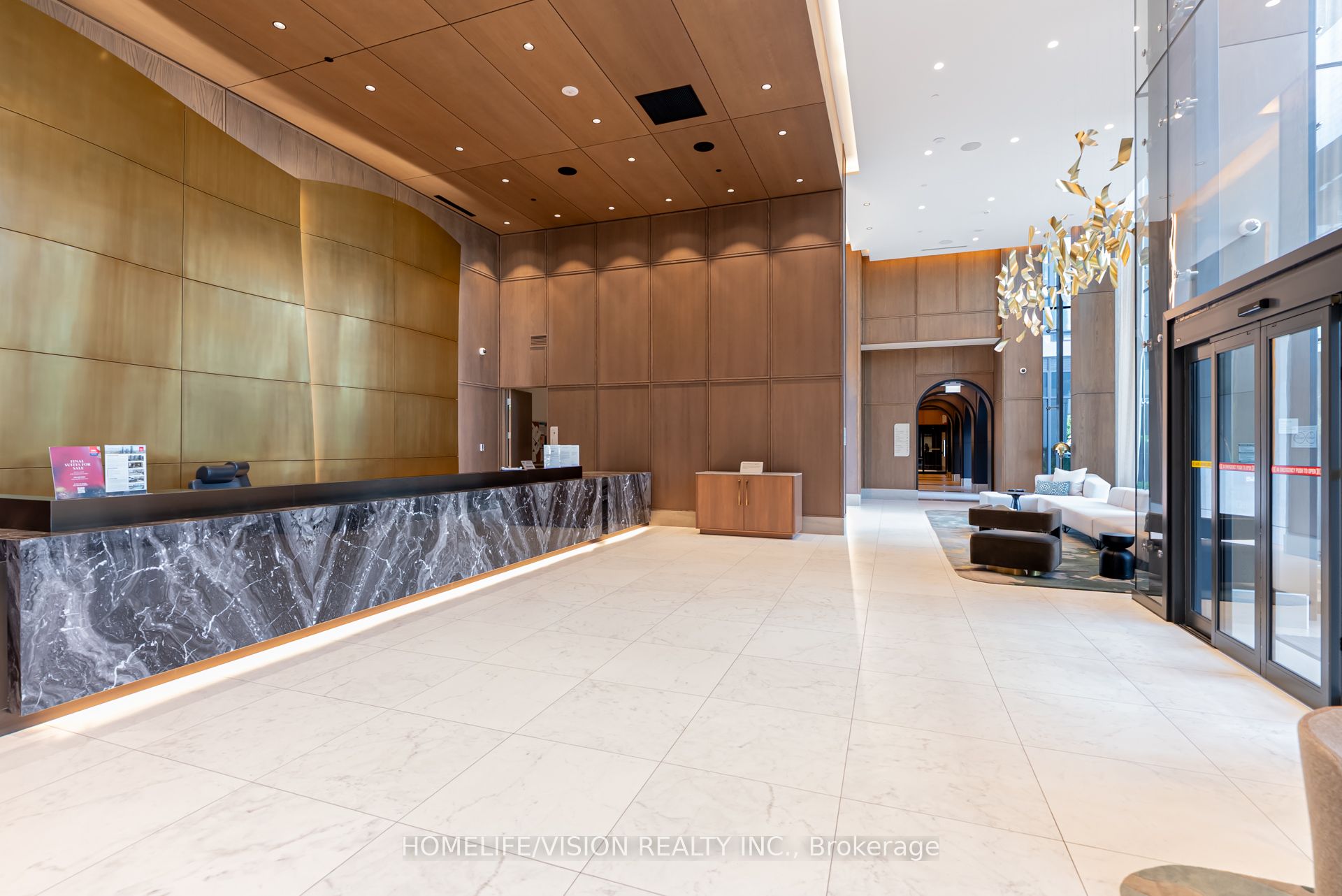 Unit 1810 - 30 Inn On The Park Drive, North York 5