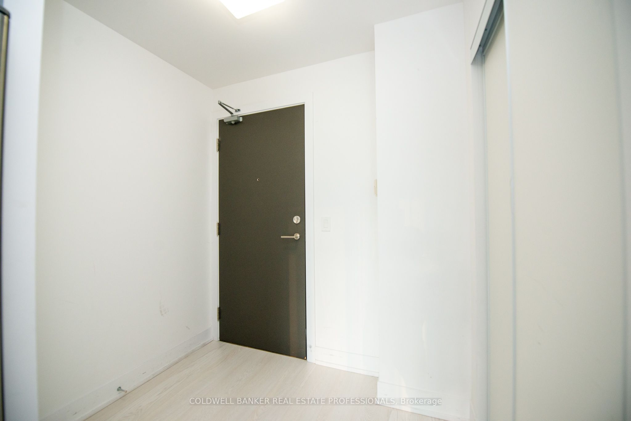 Unit 413 - 68 Merton Street W, Toronto 2
