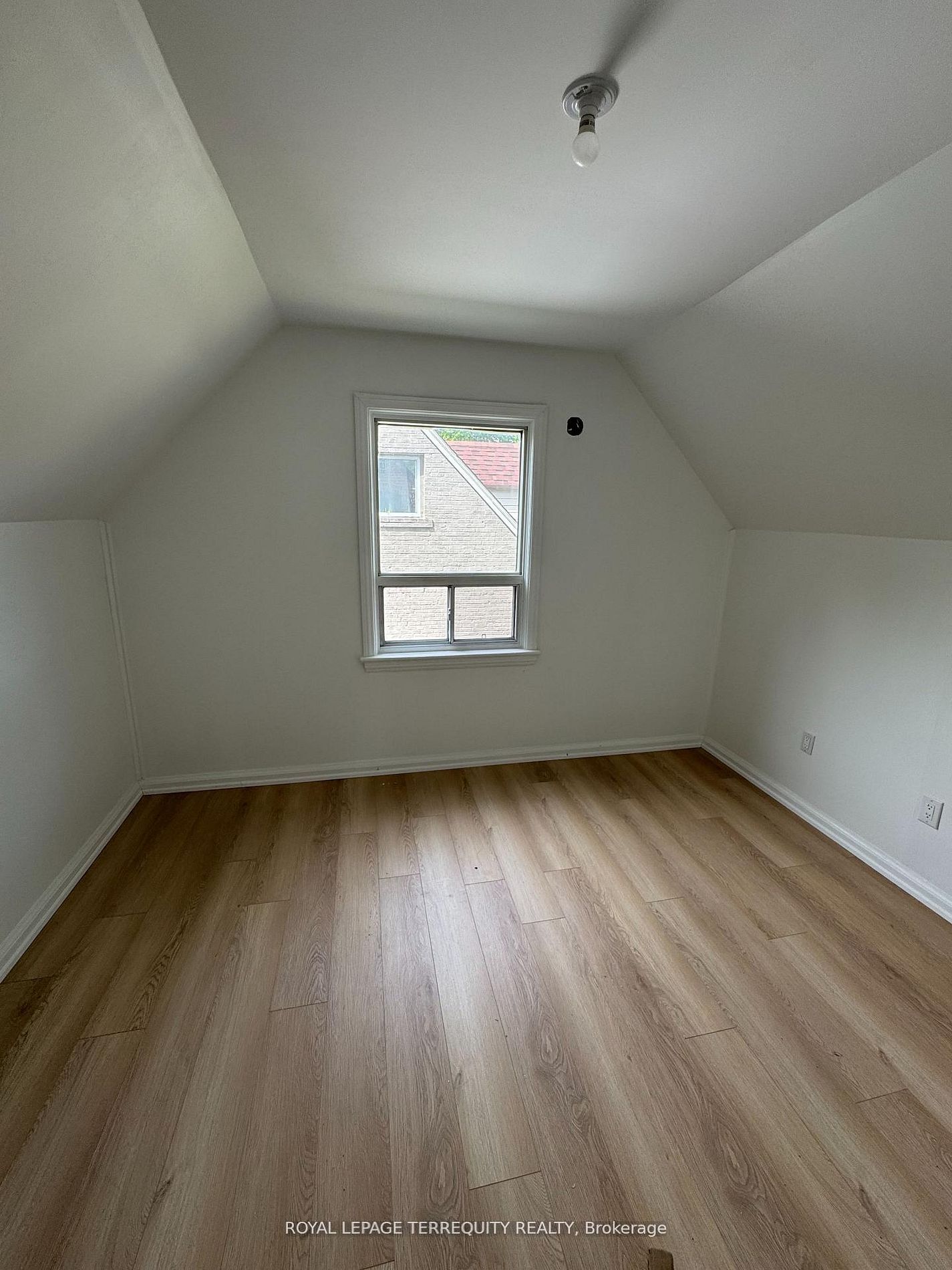 191 Finch Avenue W, North York 4
