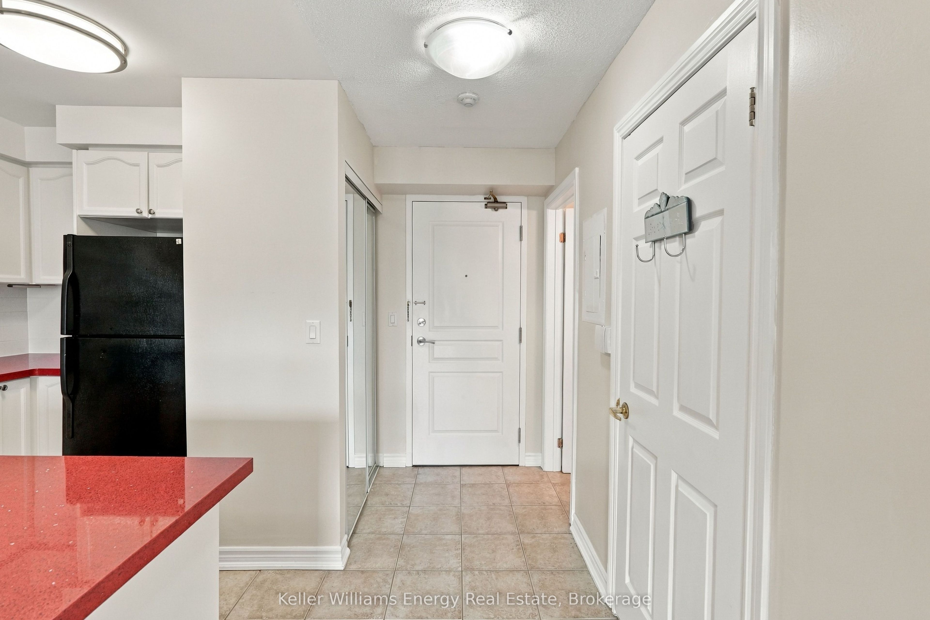 Unit 402 - 16 Dallimore Circle, North York 4