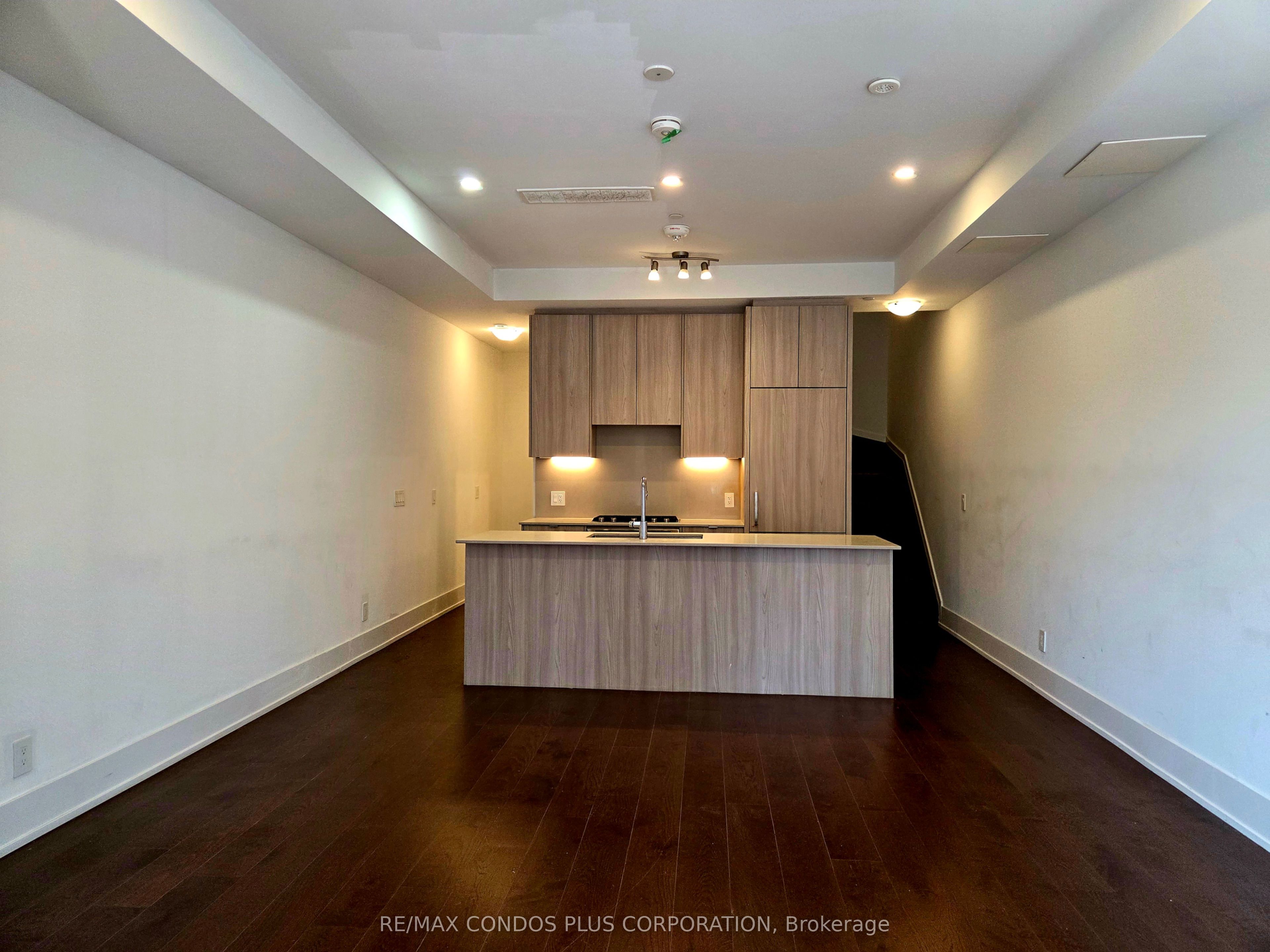 Unit 9 - 270 Davenport Road, Toronto 3
