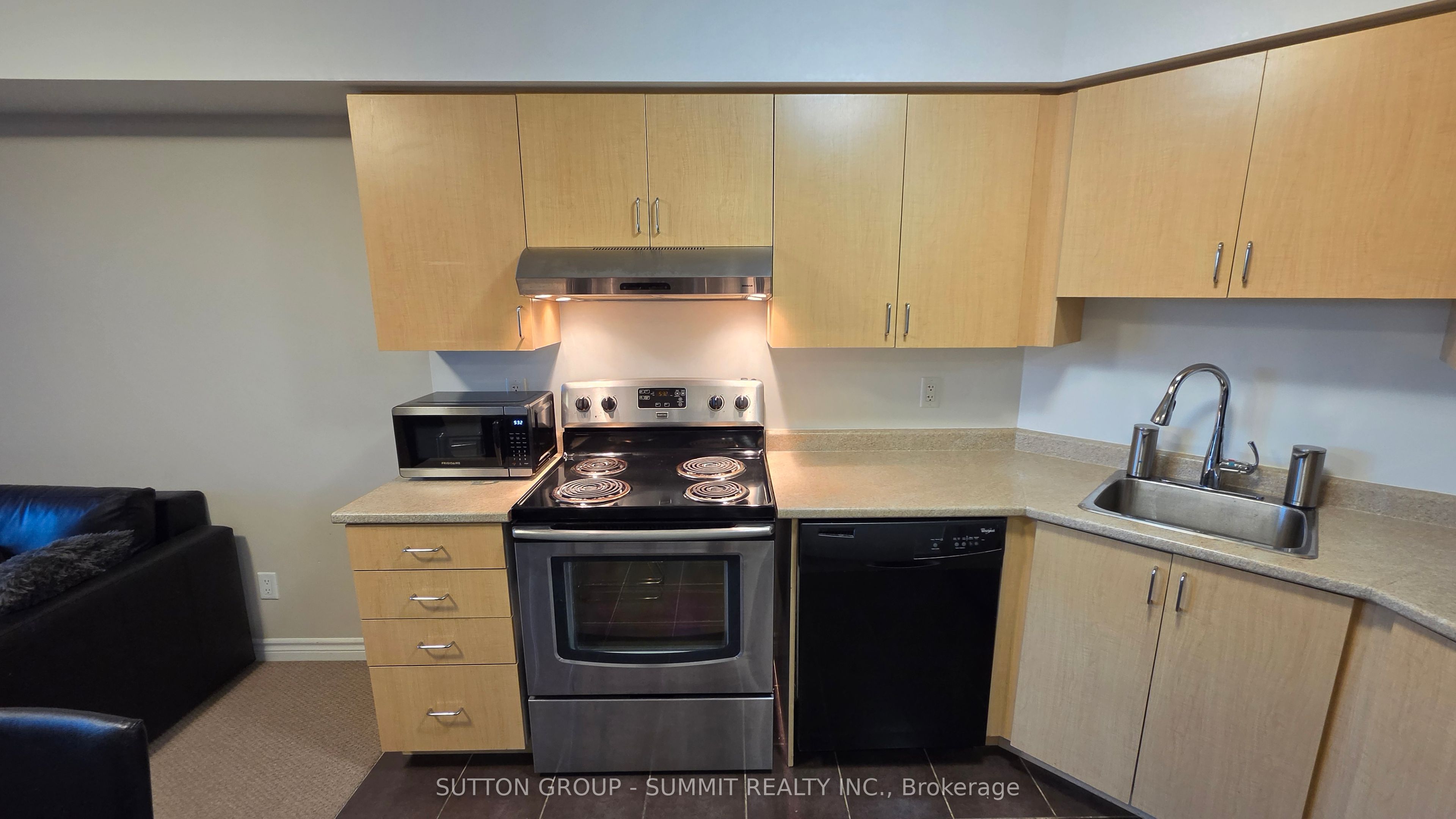 Unit 409 - 35 Saranac Boulevard, North York 3