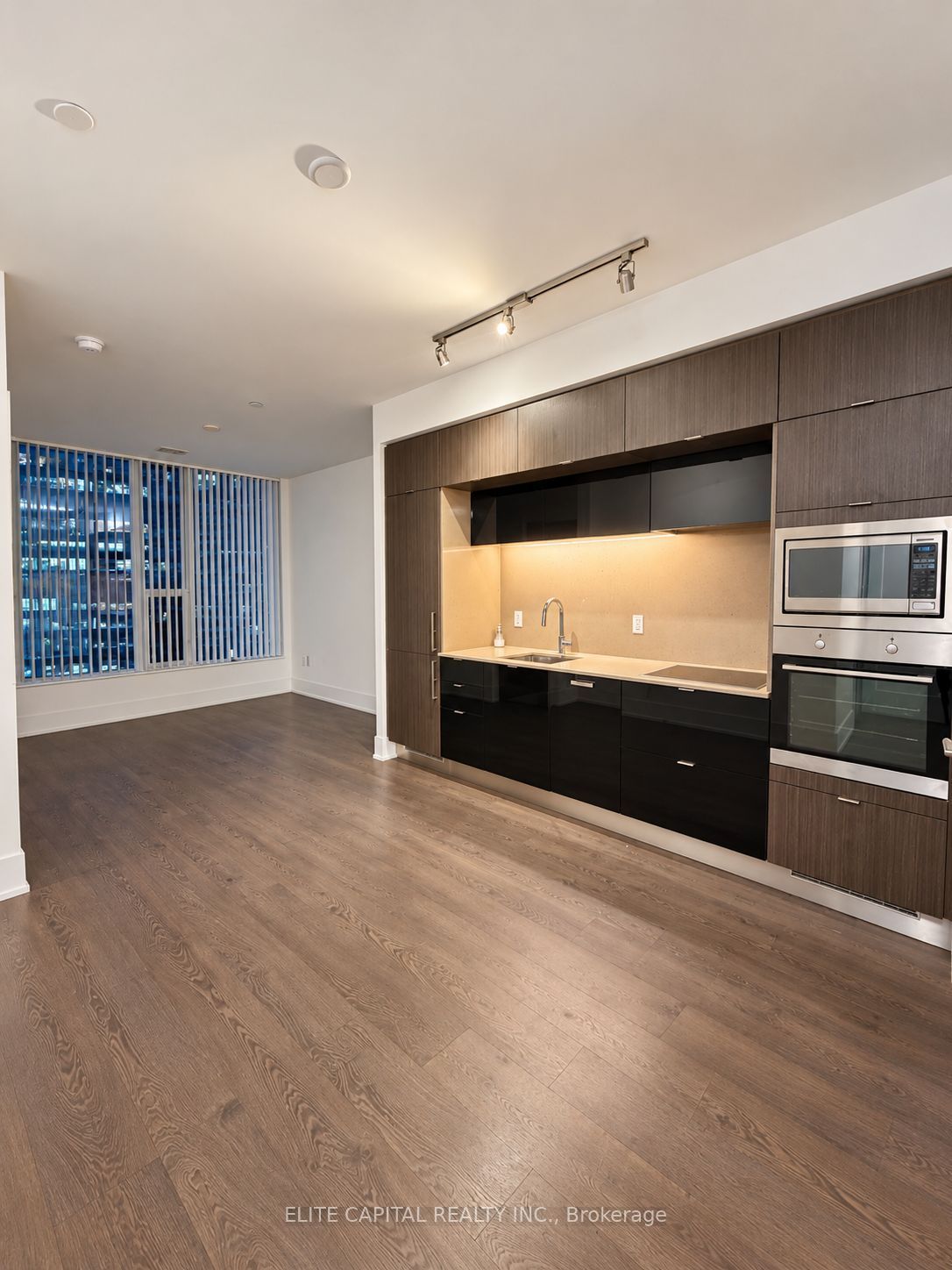 Unit 3813 - 10 York Street, Toronto 3