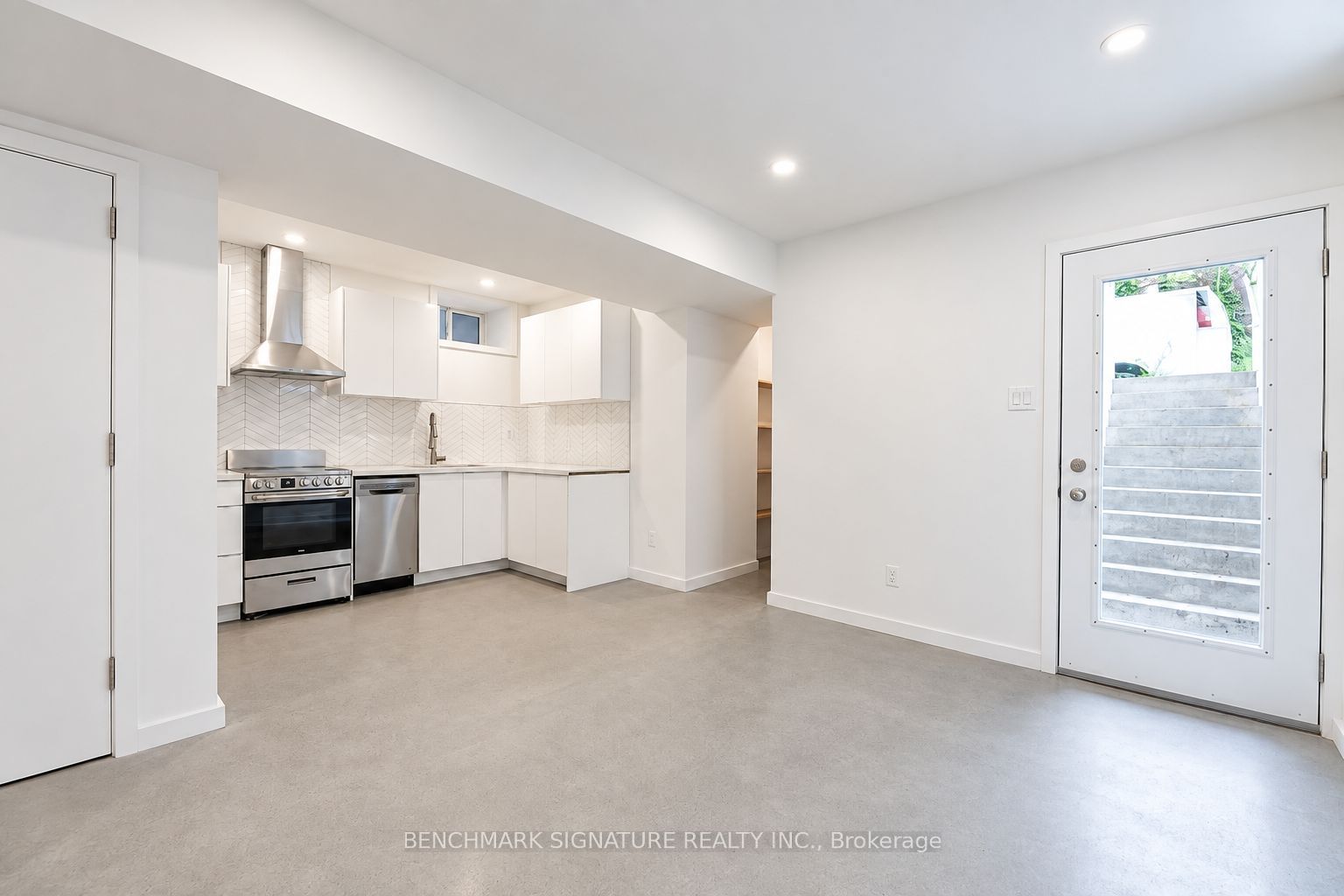 Unit Lower - 301 Euclid Avenue, Toronto 3