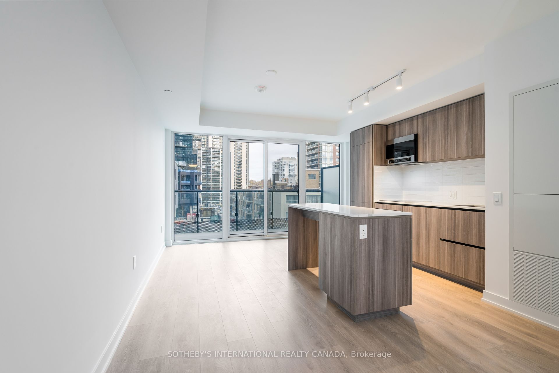 Unit 407 - 117 Broadway Avenue, Toronto 5