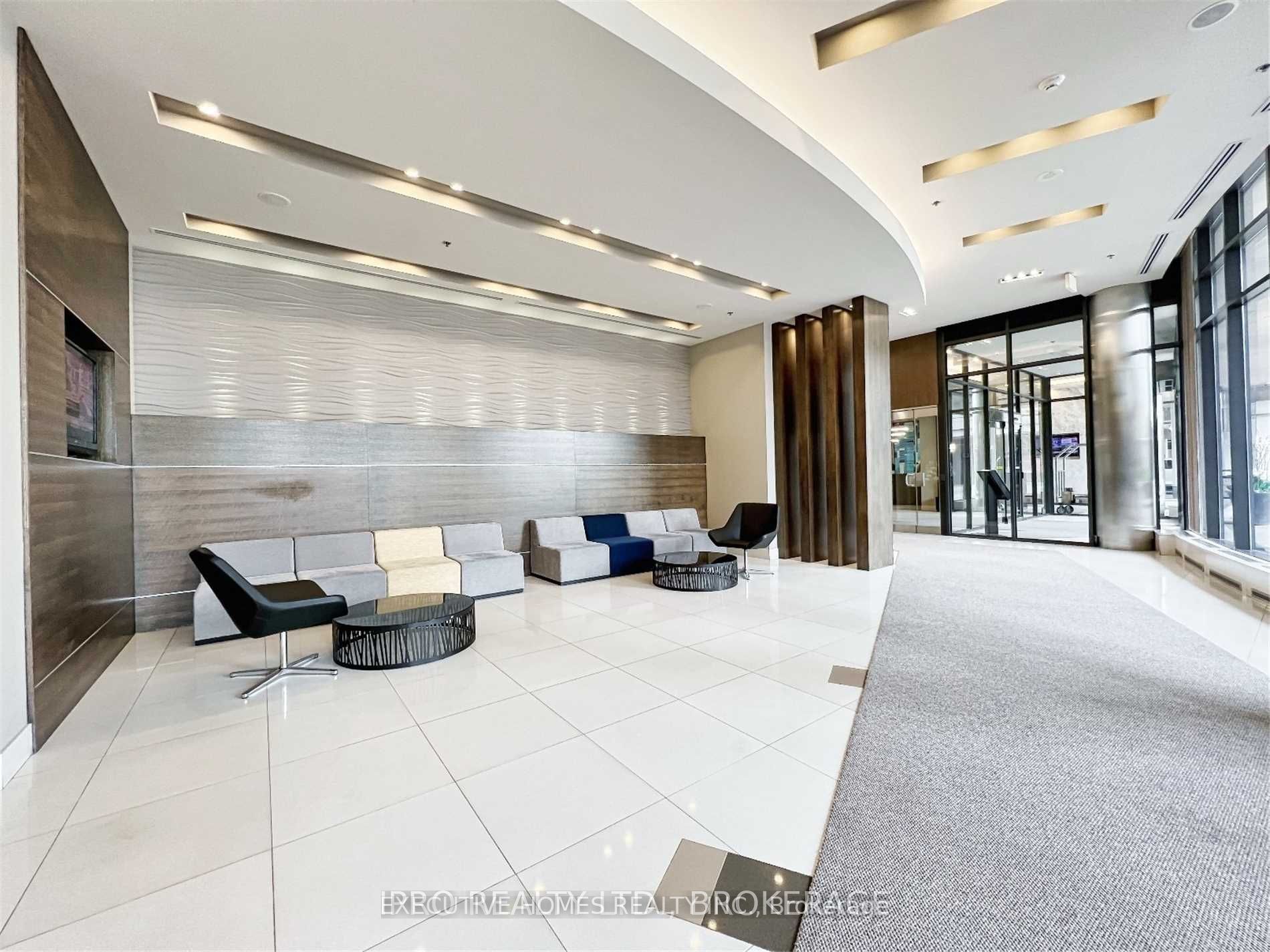 Unit 405 - 18 Harbour Street, Toronto 2