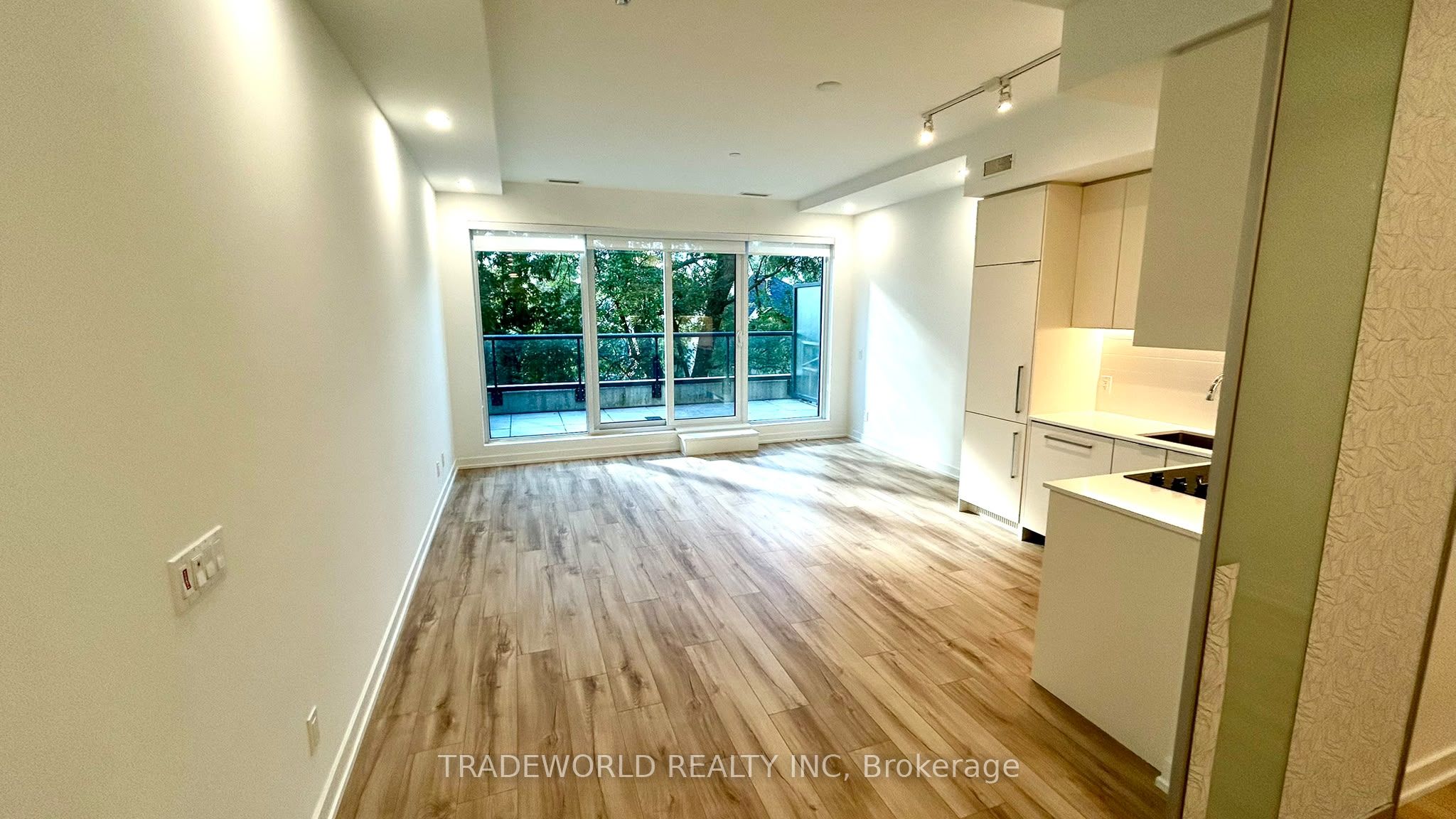 Unit 211 - 181 Sheppard Avenue E, North York 4