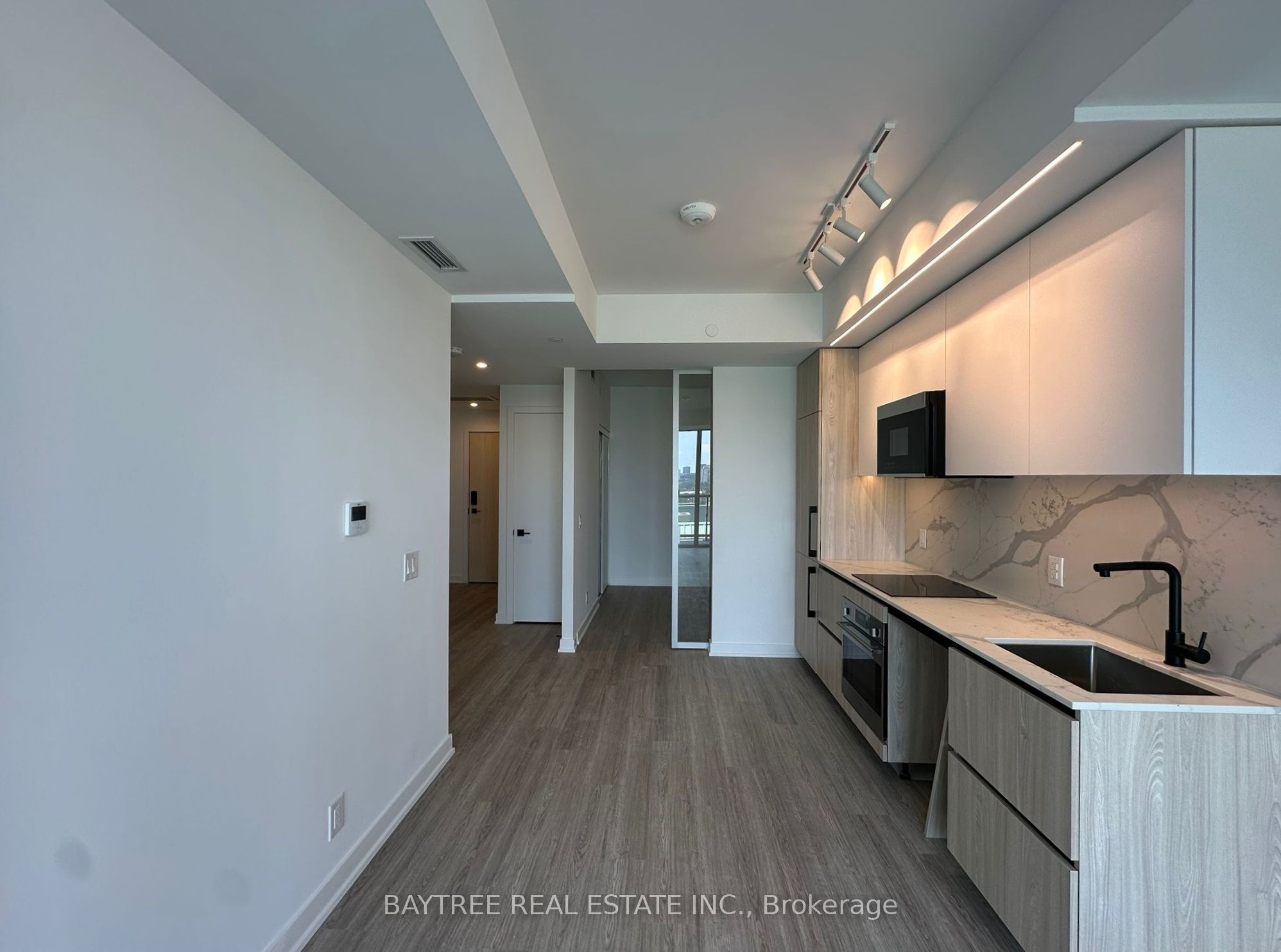Unit 603 - 699 Sheppard Avenue E, North York 5