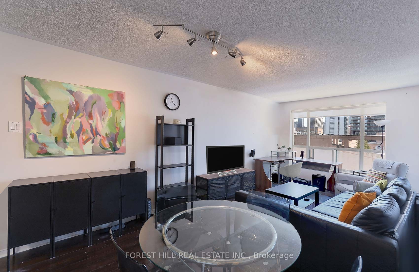 Unit 613 - 887 Bay Street, Toronto 4