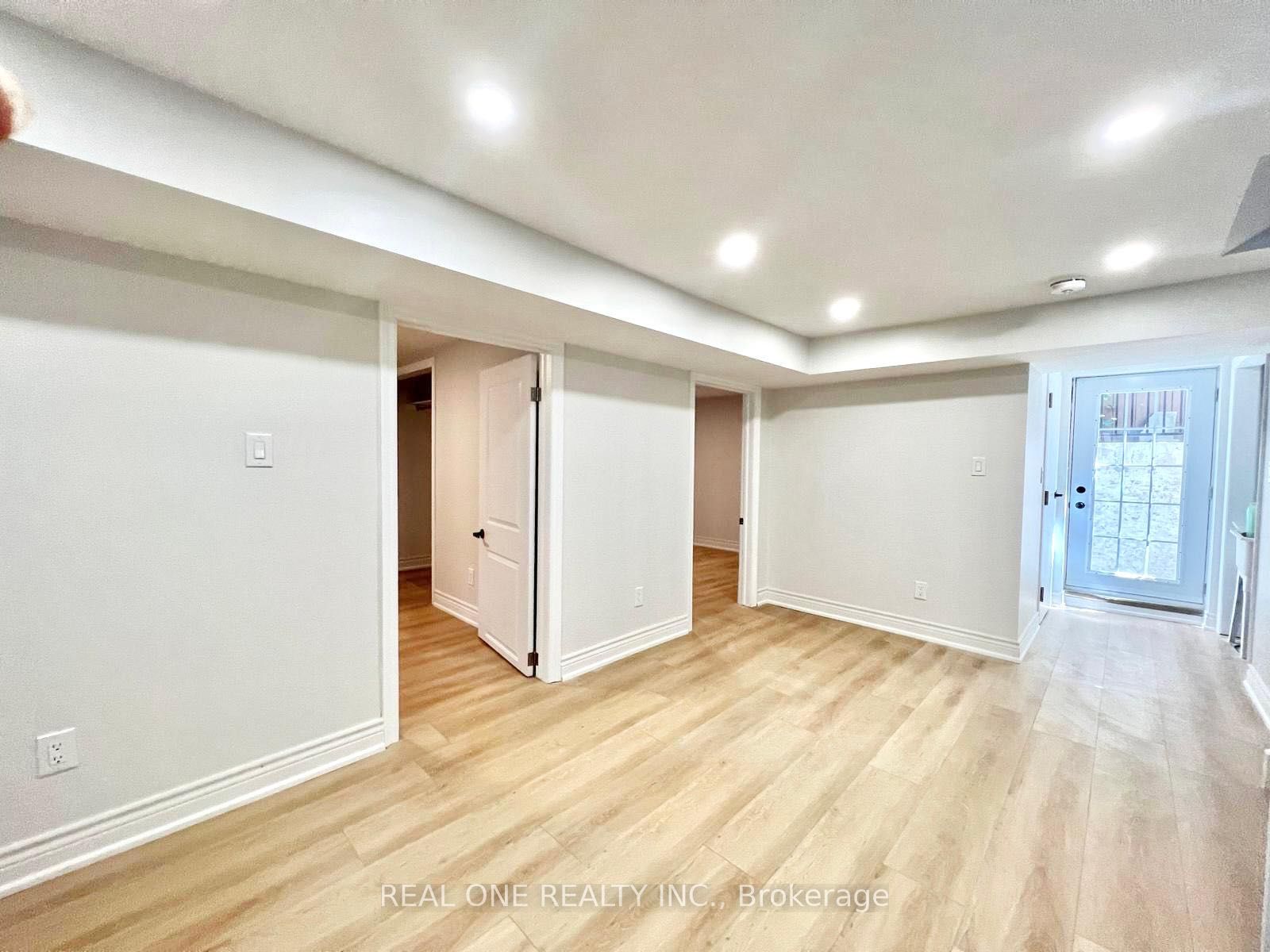 65 Dewlane Drive W, North York 3
