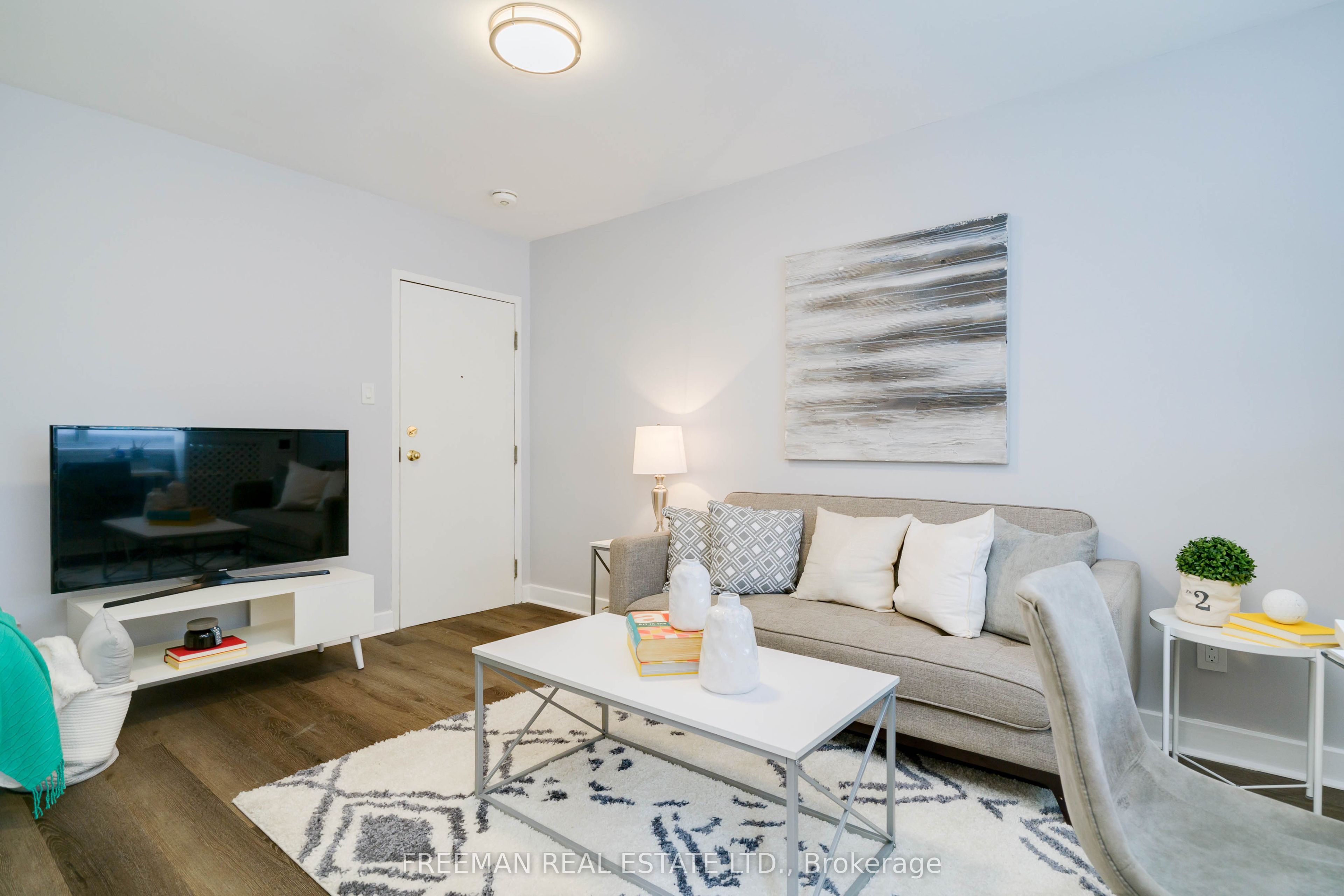 Unit 304 - 214 Wellesley Street, Toronto 5
