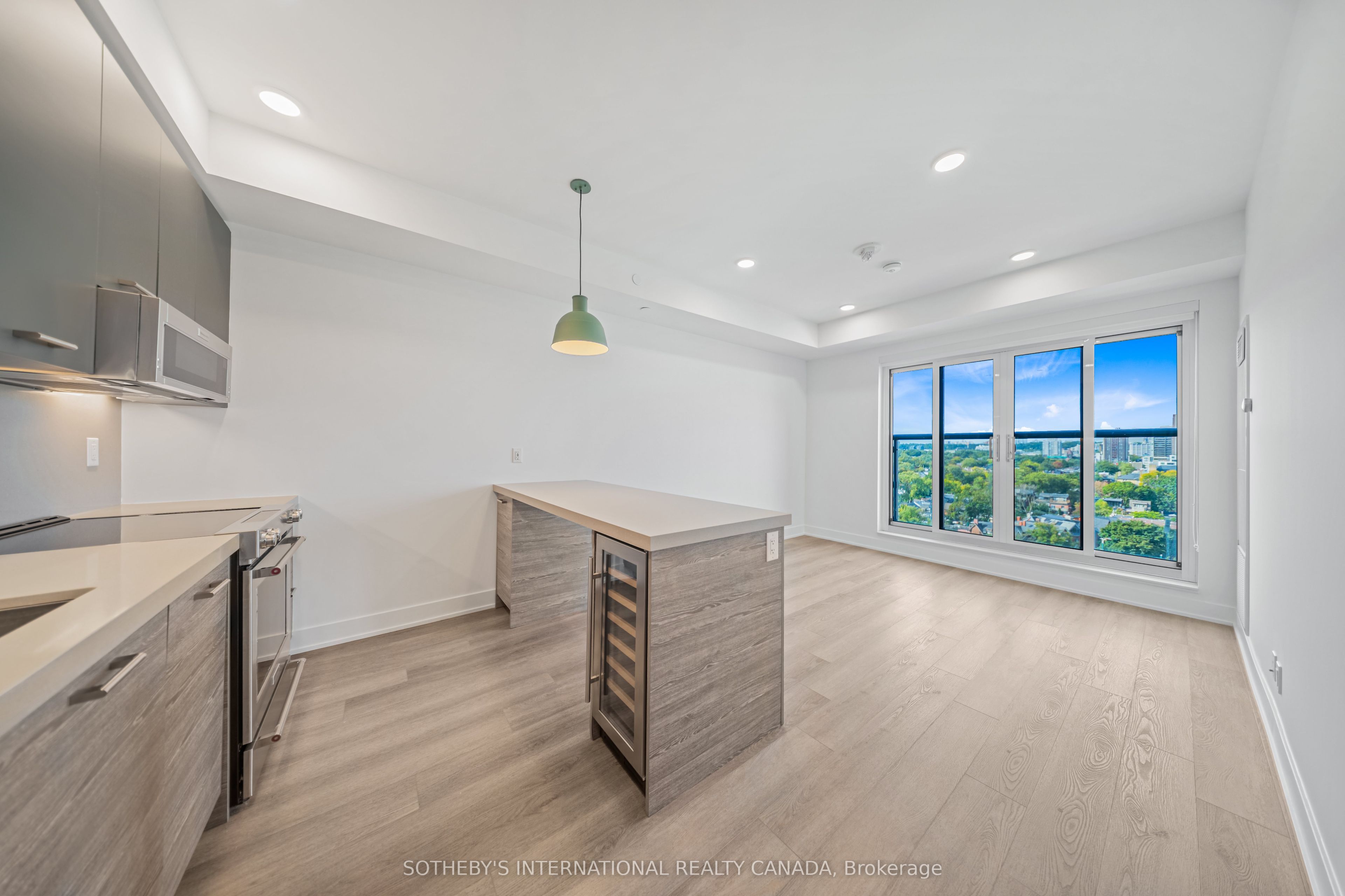 Unit 404 - 484 Spadina Avenue, Toronto 3