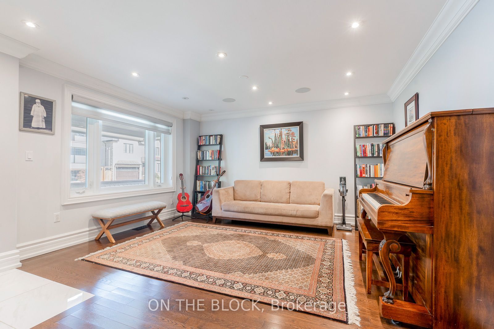 21 Craigmore Crescent, North York 3