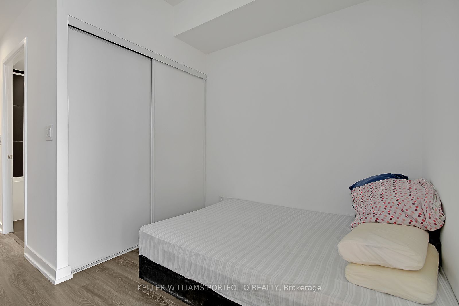 Unit 618 - 20 Edward Street, Toronto 5