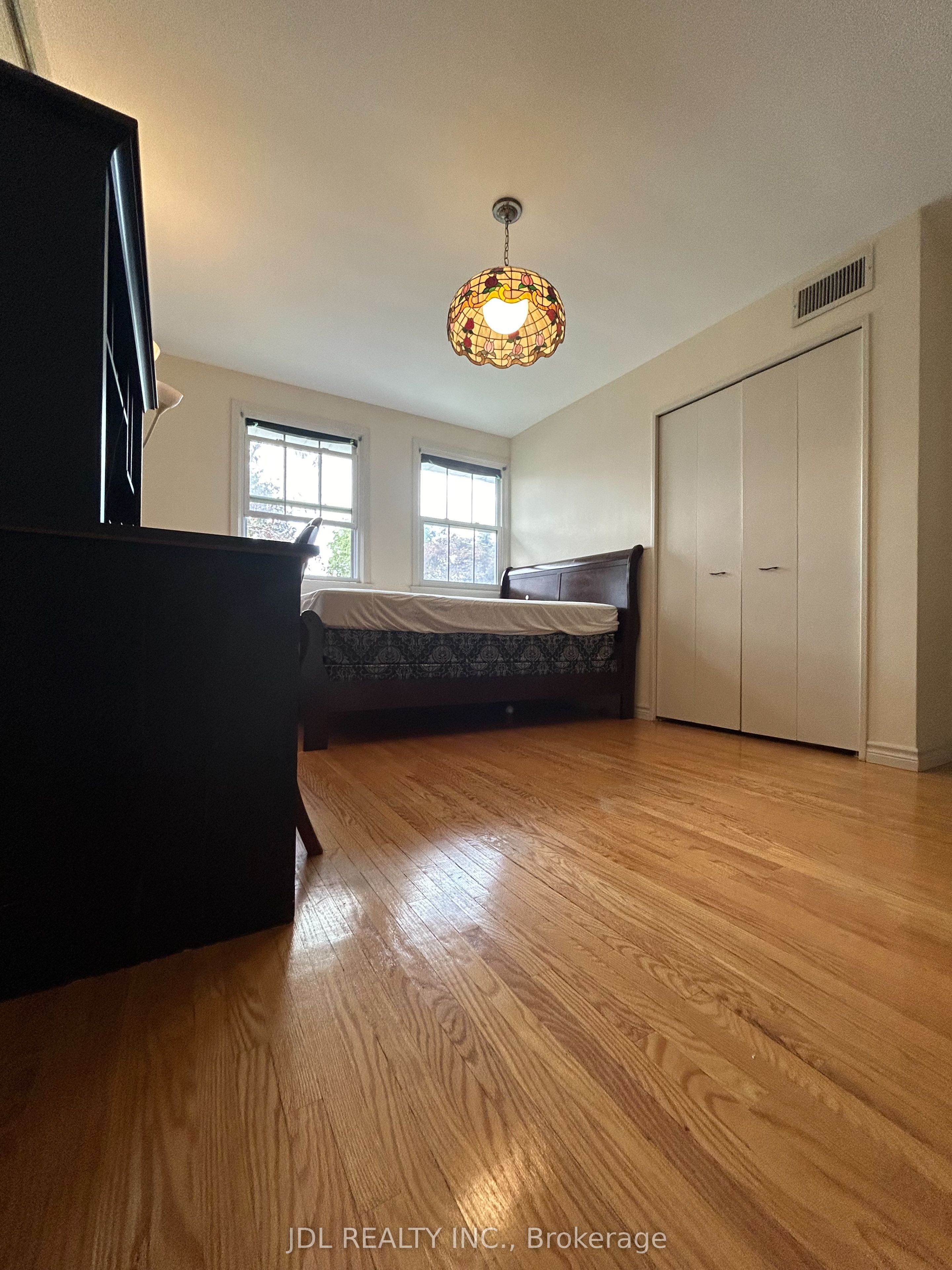 Unit Large Bedroom B 2nd Floor - 3 Butterfield Drive, North York 5
