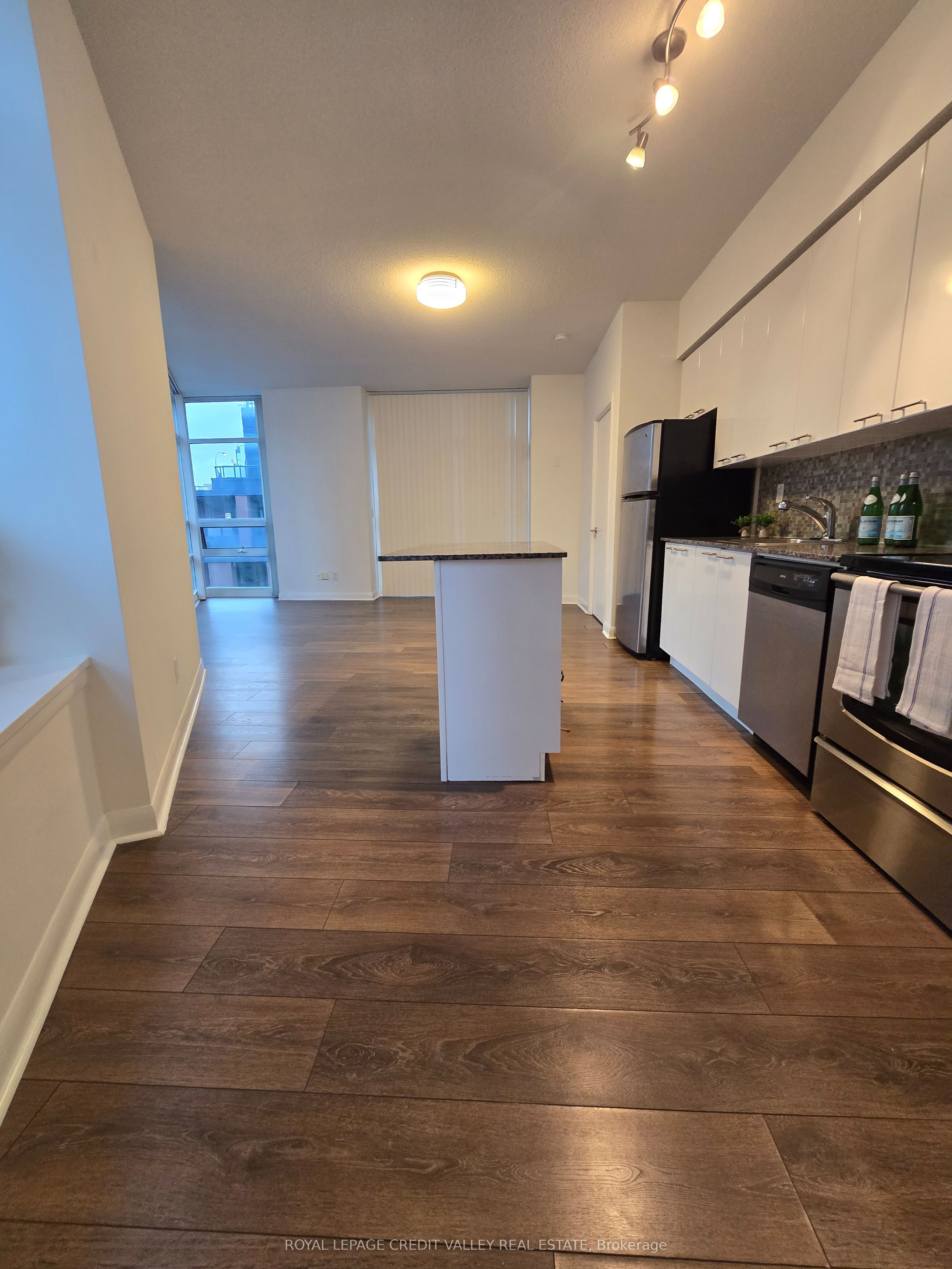 Unit 614 - 15 Bruyeres Mews, Toronto 4