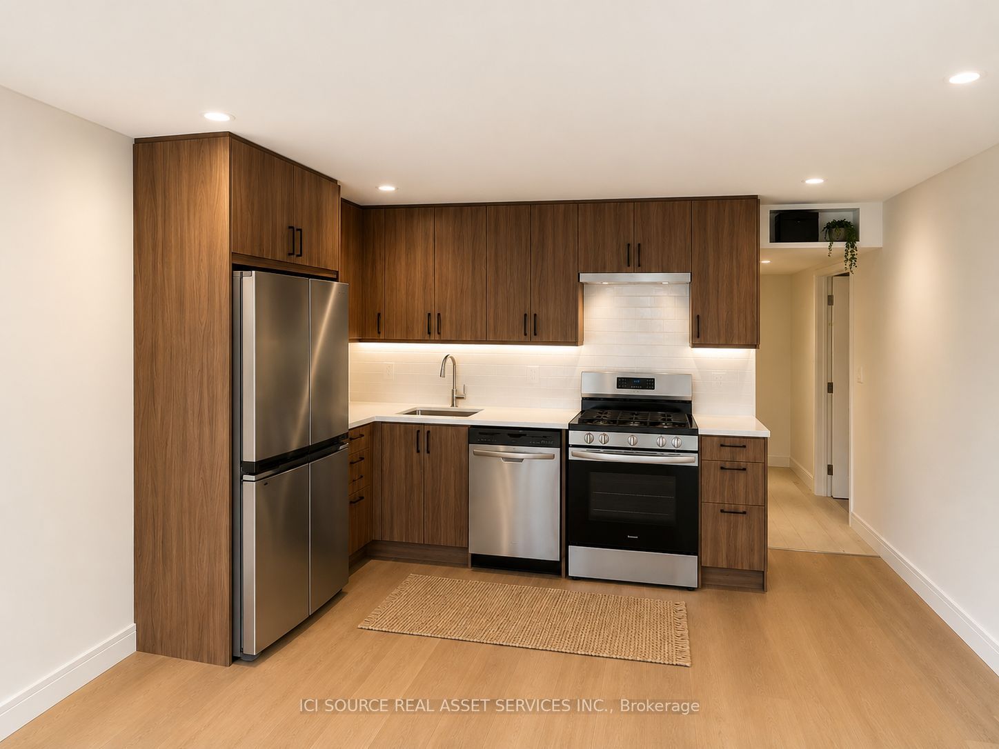 Unit Main Floor - 152 Brunswick Avenue, Toronto 5