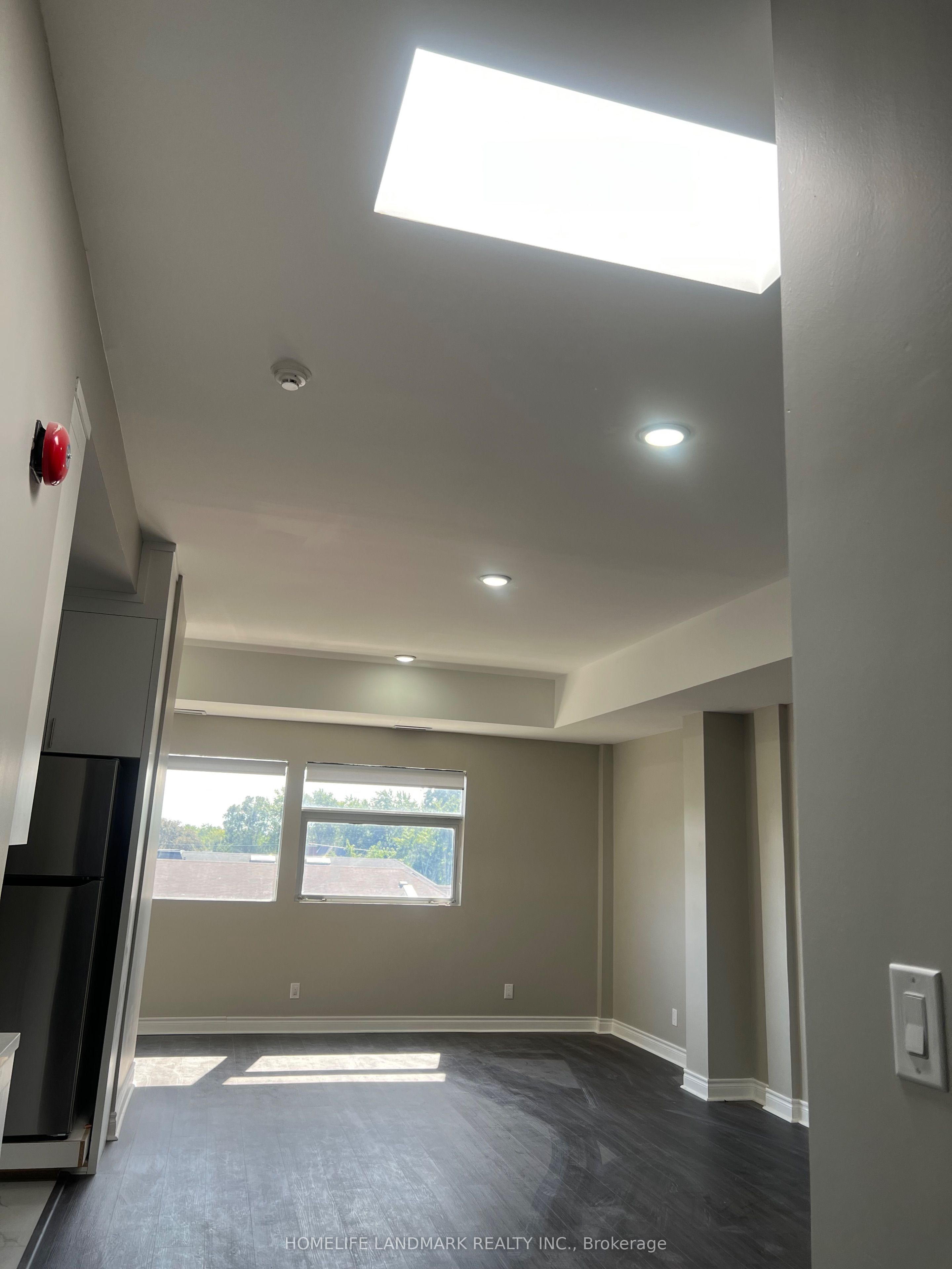 Unit 301 - 89 FINCH Avenue W, North York 2