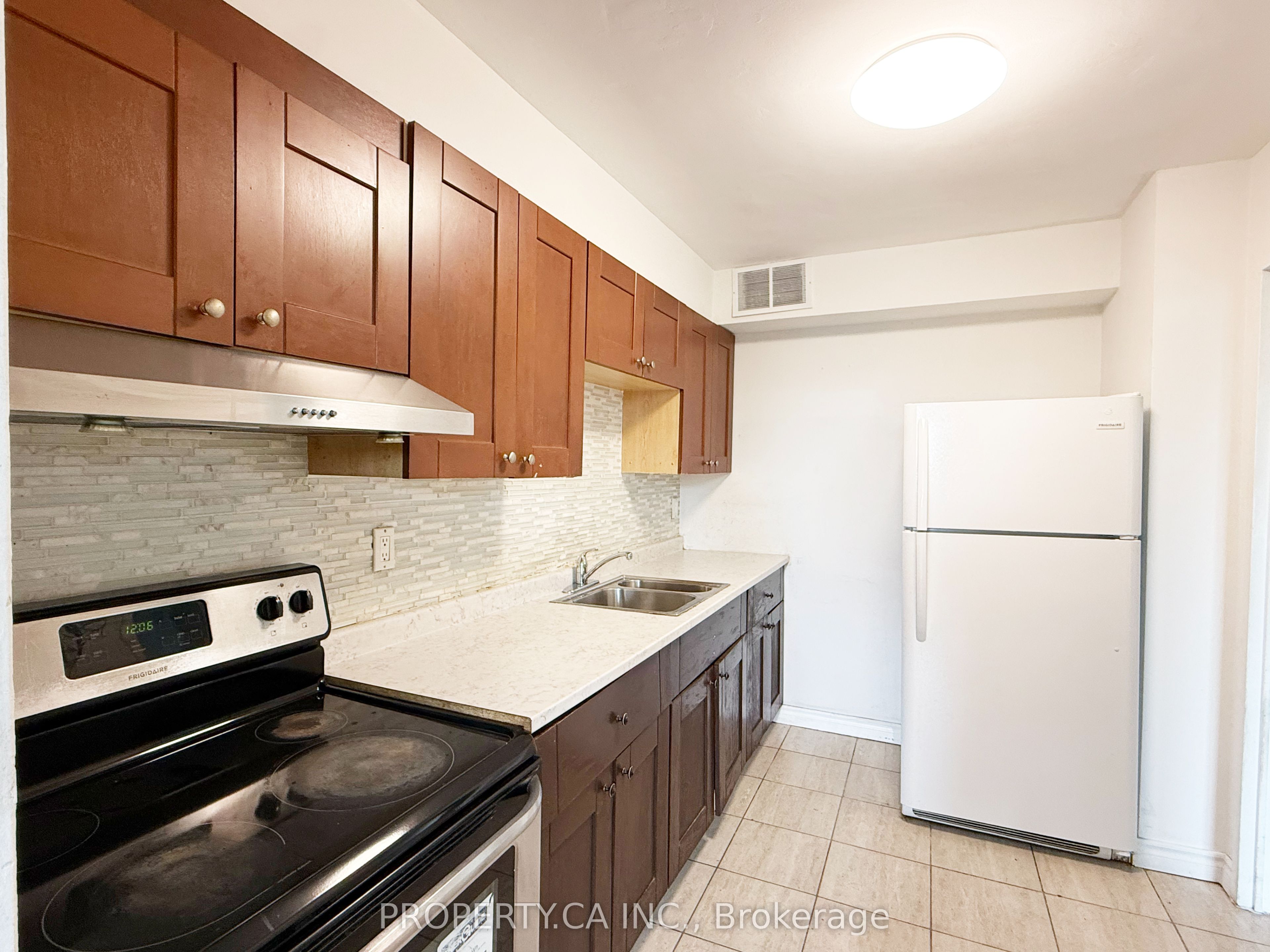 Unit 411 - 10 Parkway Forest Drive, North York 4