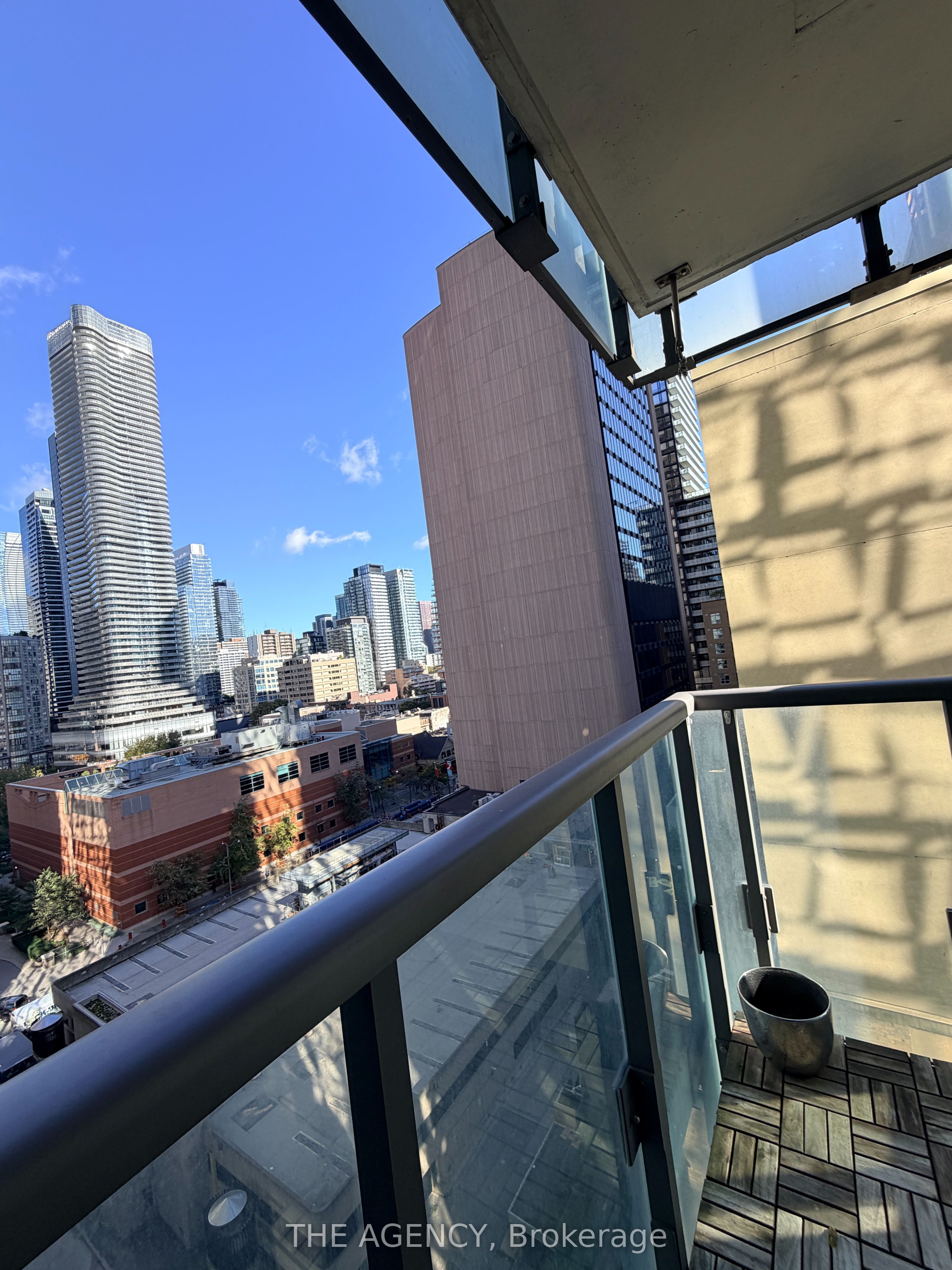 Unit 1008 - 38 Grenville Street, Toronto 4