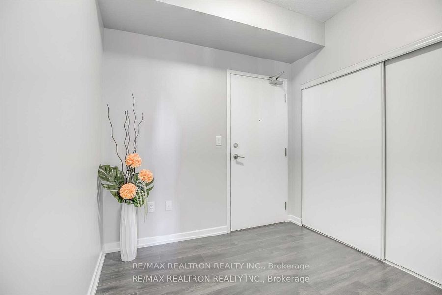 Unit 908 - 66 Forest Manor Road, North York 5