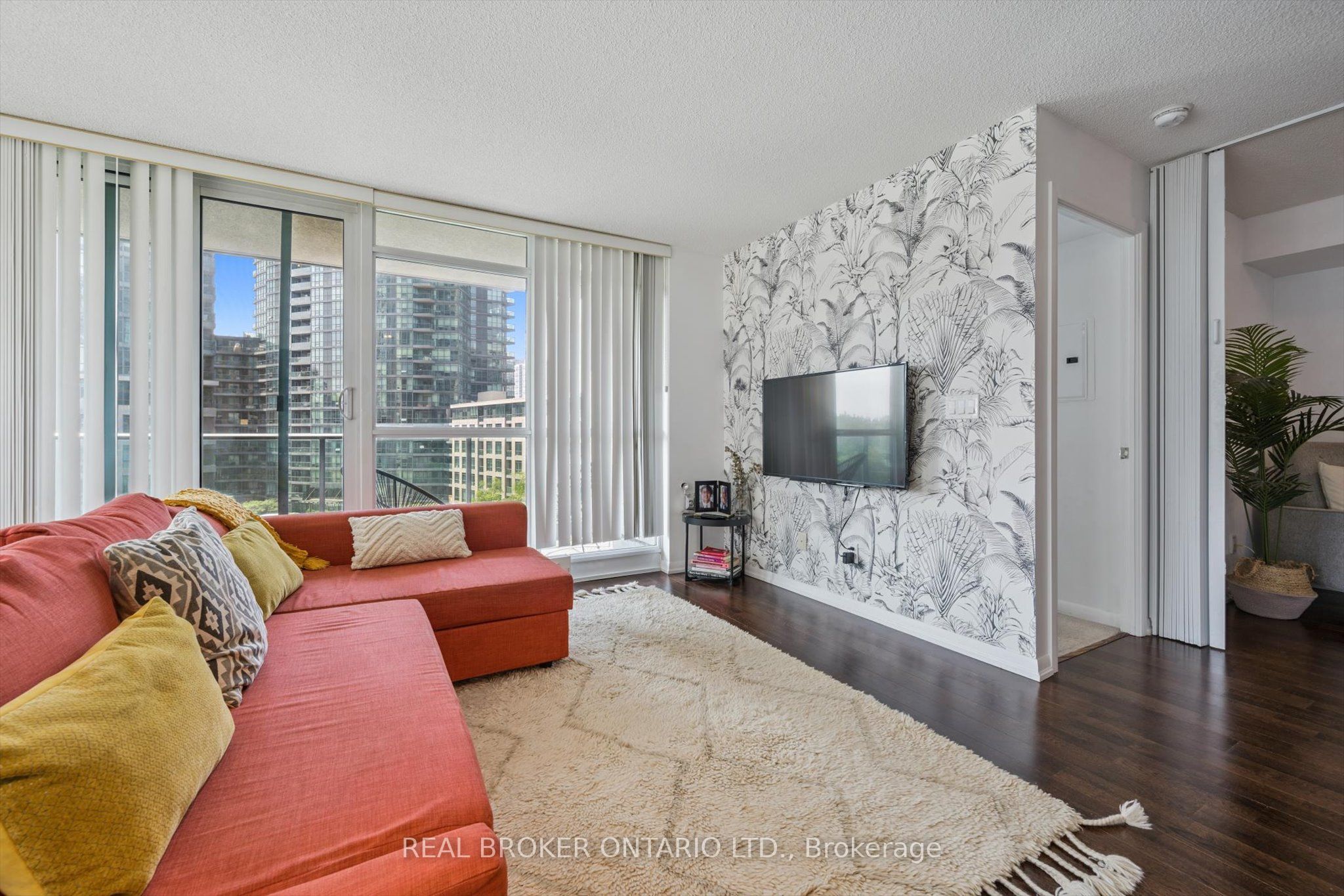 Unit 683 - 209 Fort York Boulevard, Toronto 3