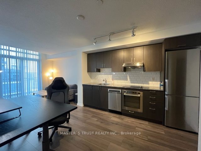 Unit 306 - 50 Ann O'reilly Road, North York 4