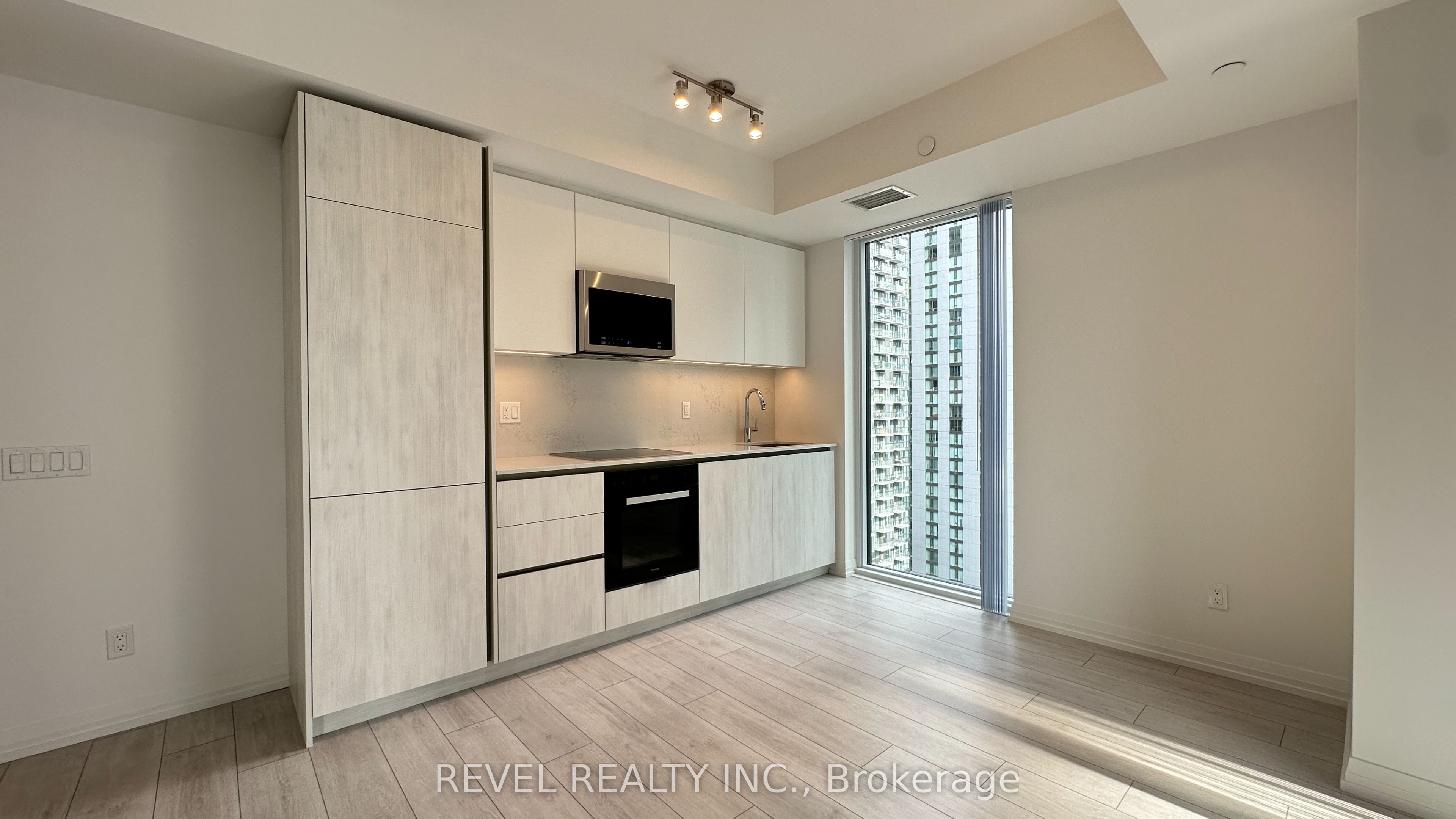Unit 2808 - 400 King Street W, Toronto 4