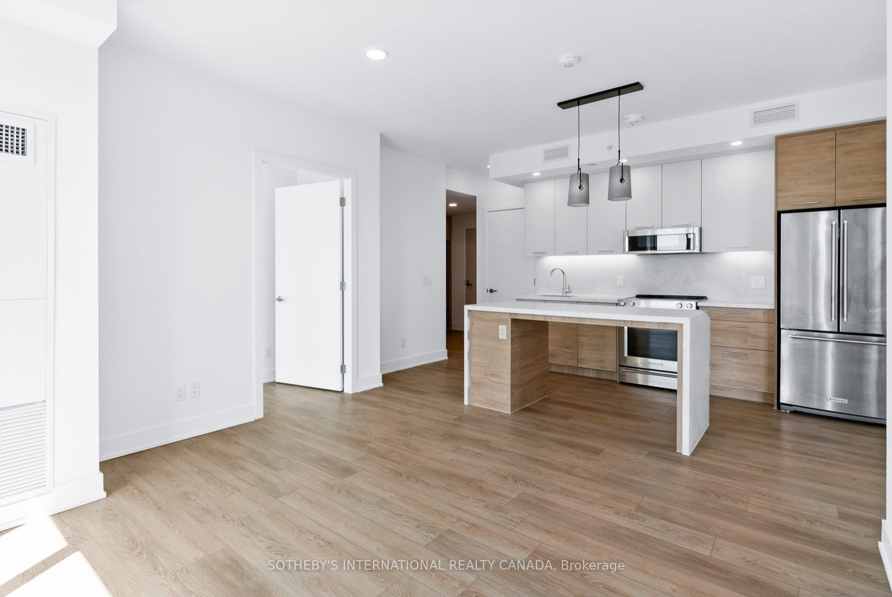 1109 - 200 Redpath Avenue, Toronto, Ontario Listing History | HouseSigma