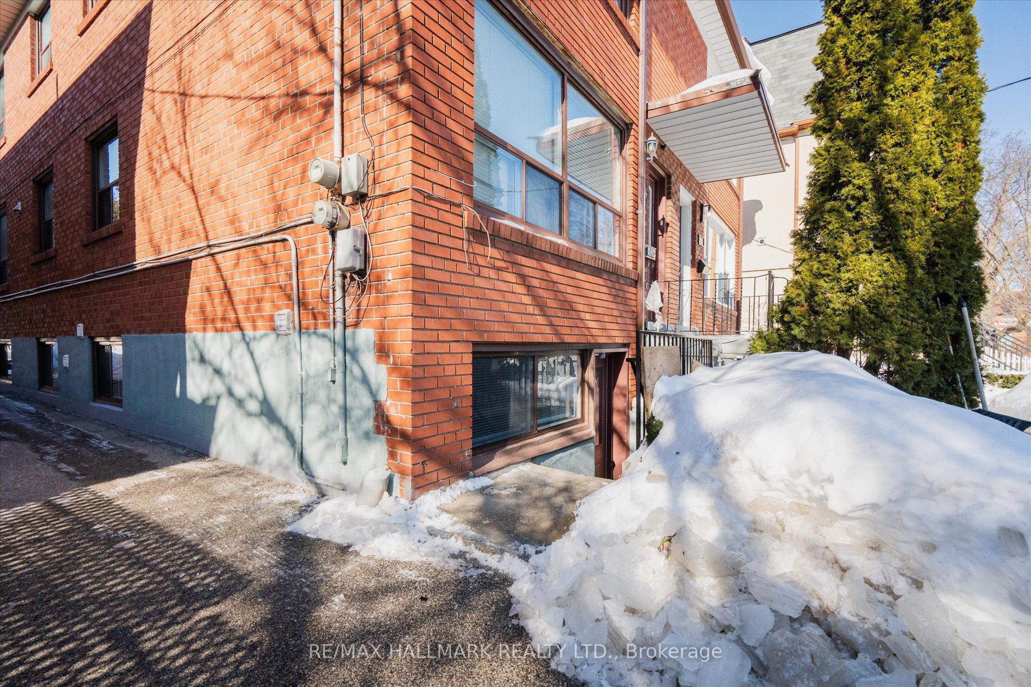 Unit Lower Bach - 224 Pickering Street, Toronto 2