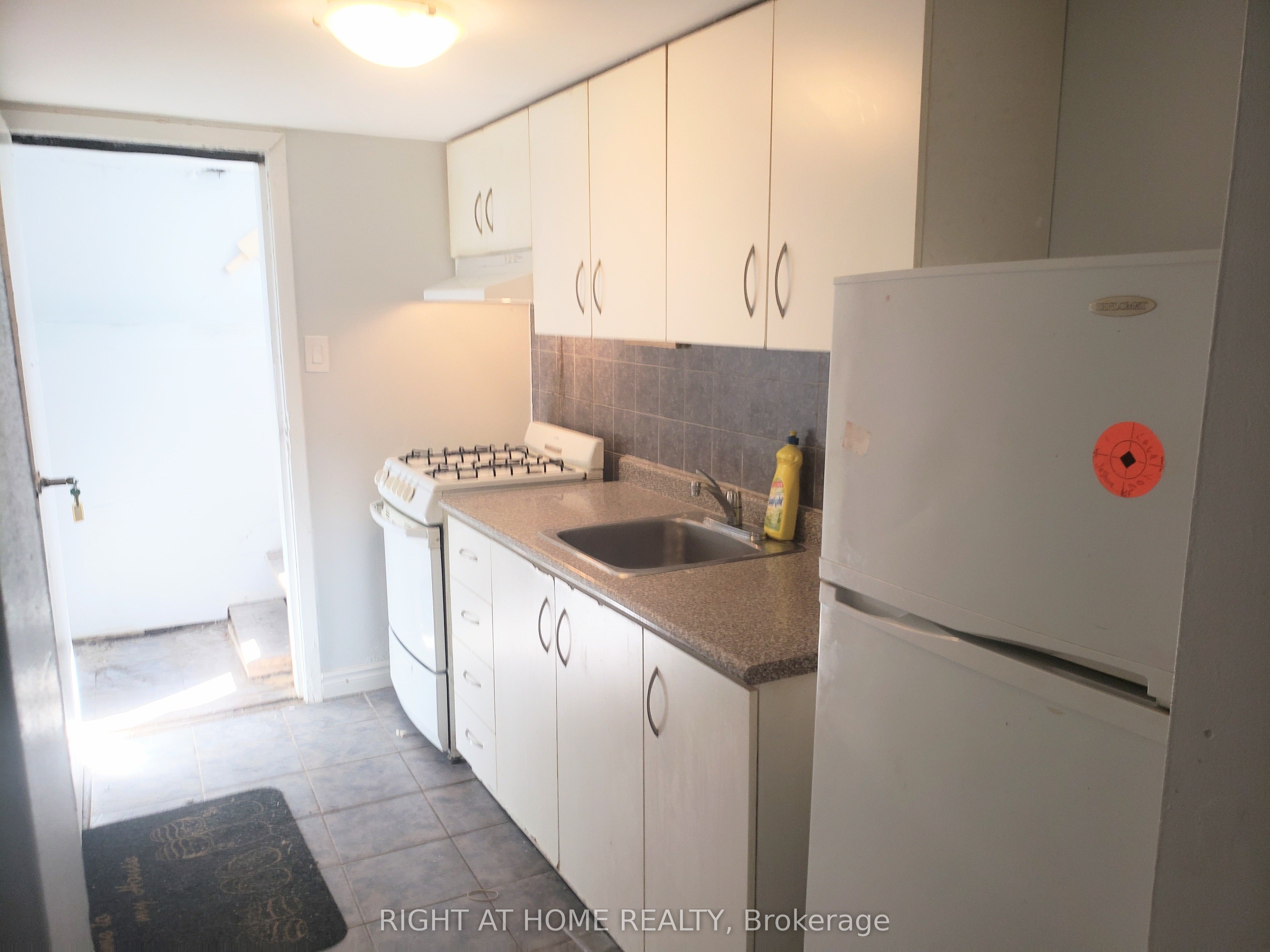 Unit BSMT - 685 Greenwood Avenue, Toronto 2