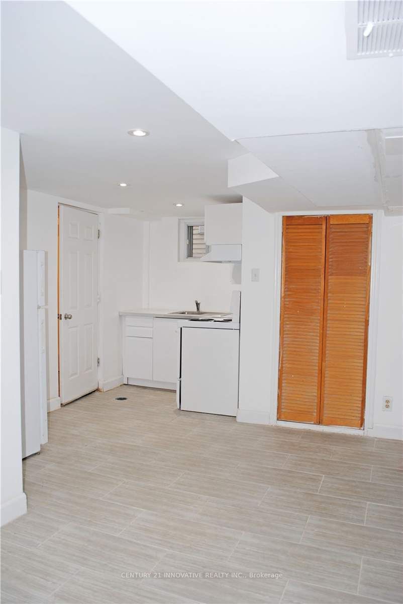 Unit Bsmt - 42 St Dunstan Drive, Scarborough 4