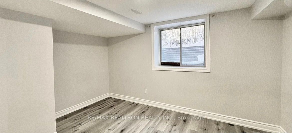 Unit Bsmt - 746 Phillip Murray Avenue, Oshawa 4