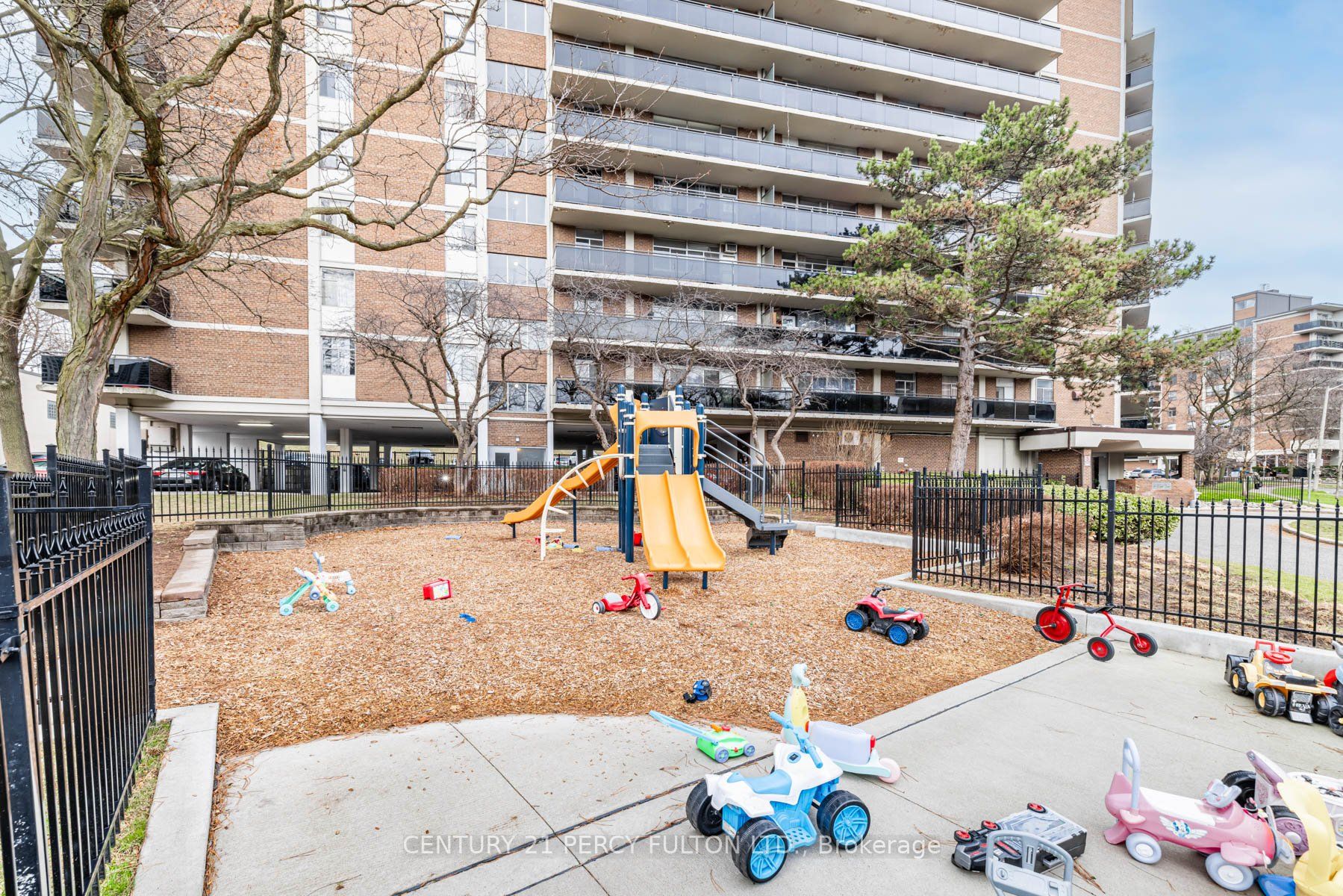 Unit 504 - 8 Park Vista Drive, Toronto 2