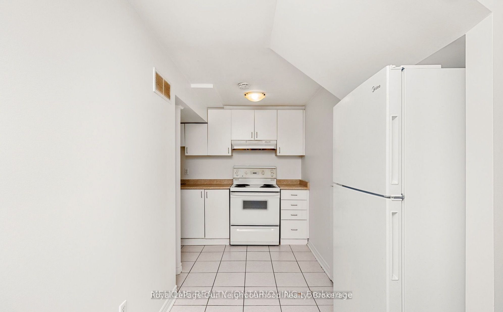Unit Bsmt 2 - 14 Tarsus Crescent, Scarborough 3