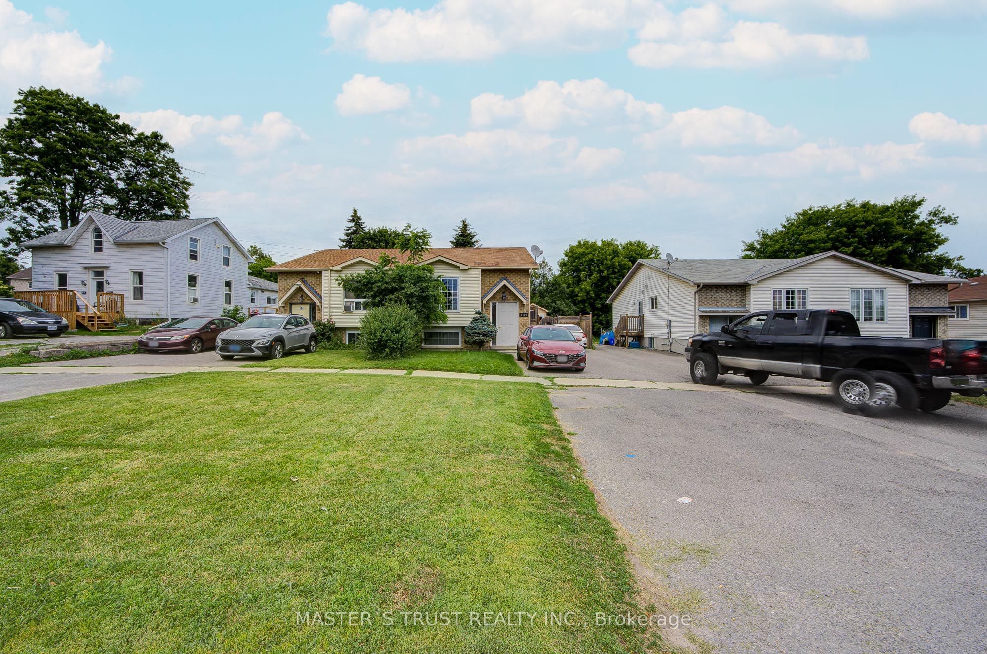 Unit Unit 2 - 1179 Simcoe Street S, Oshawa 3