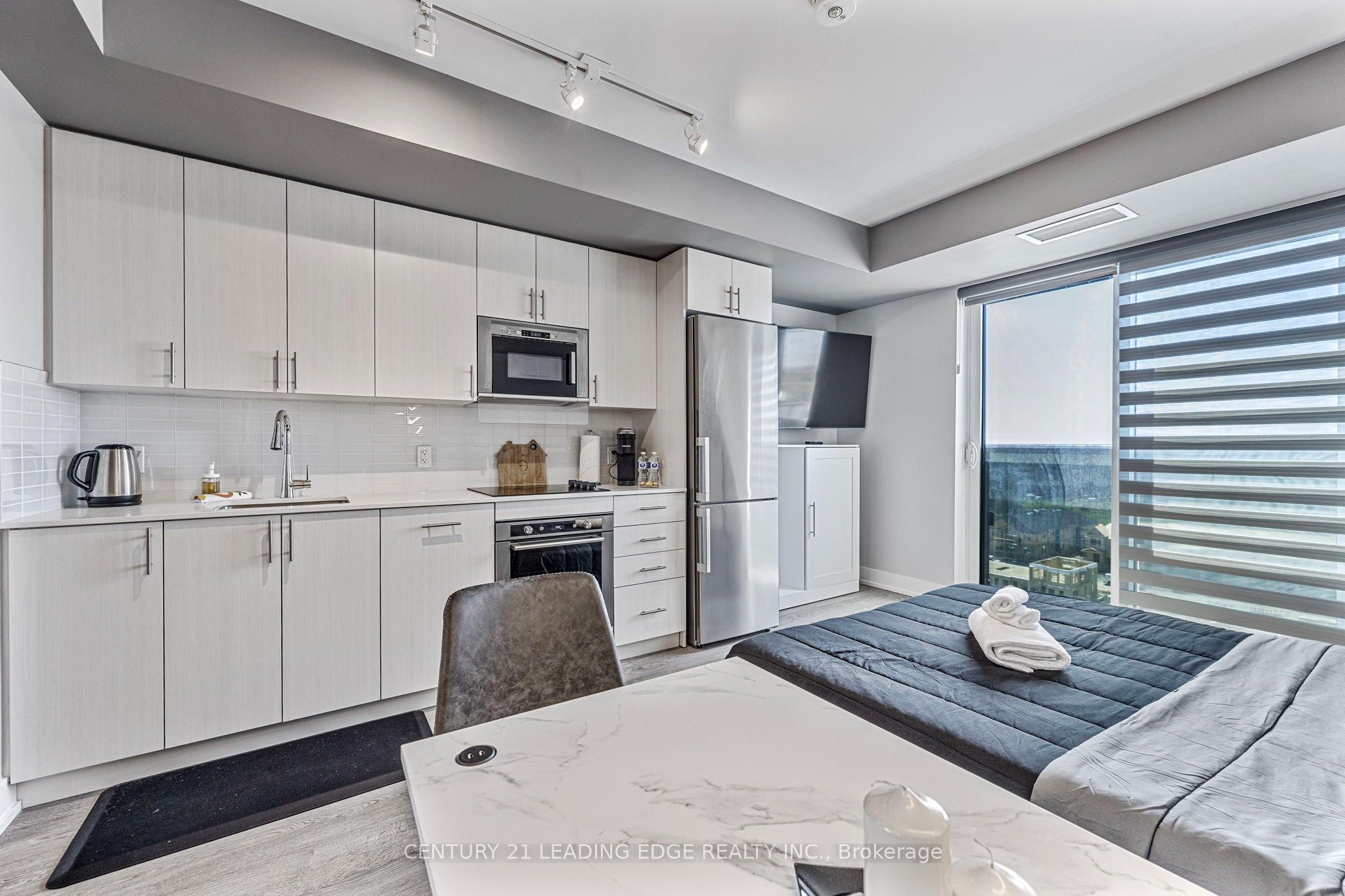 Unit 819 - 2550 SIMCOE Street N, Oshawa 2
