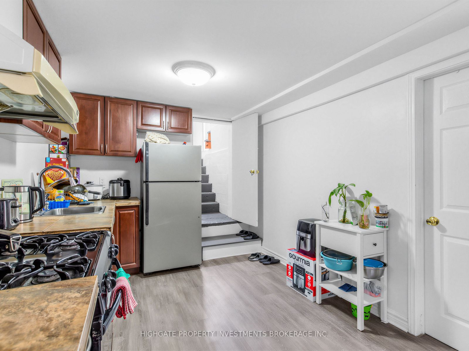 Unit Basement - 210 Gowan Avenue, Toronto 3