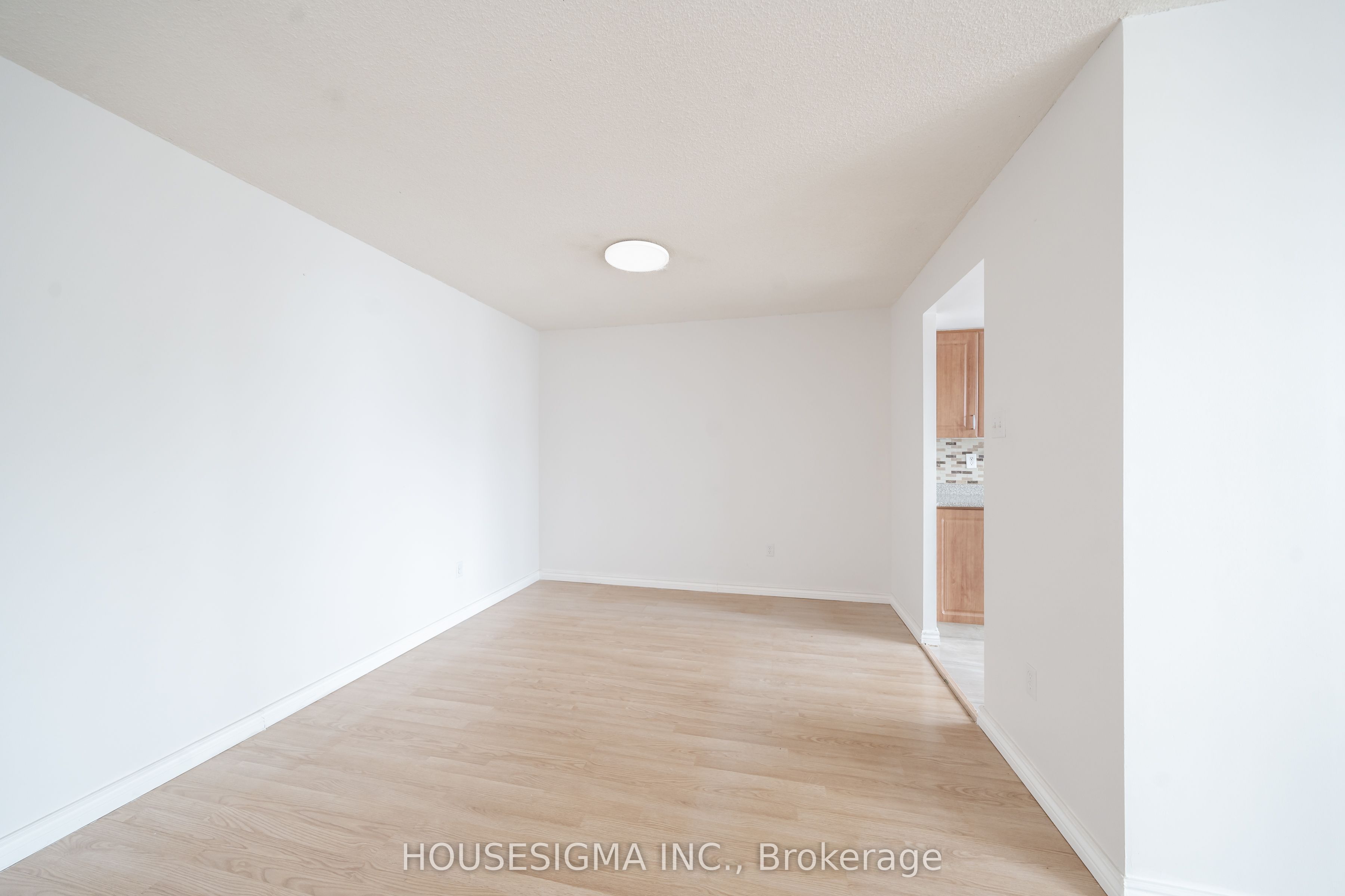 Unit 1605 - 330 Alton Towers Circle, Scarborough 5